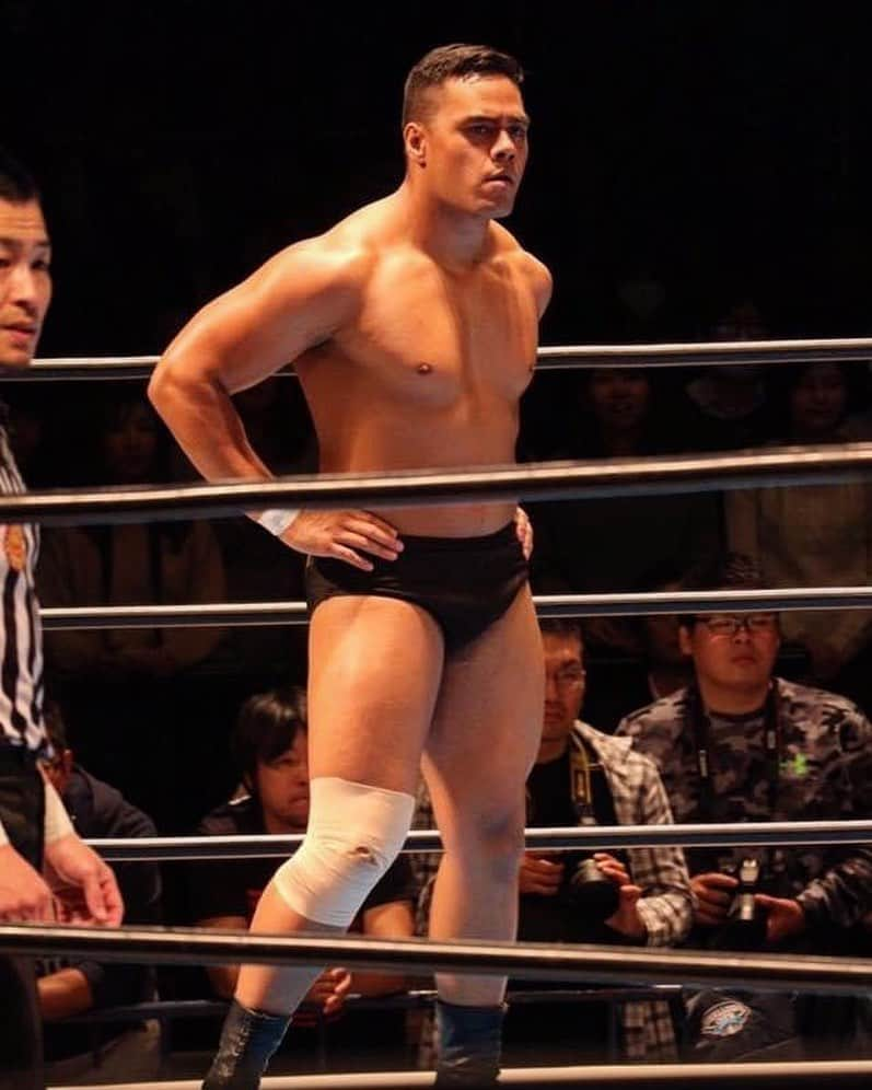 トーア・ヘナーレさんのインスタグラム写真 - (トーア・ヘナーレInstagram)「若いですね。  #NJPW #NJPWWORLD #HENARE #YOUNGLION #WARRIOR #WARRIORWRESTLING #MAORI #INJURY #GRIND #GRIT #HUSTLE #PUSHIT #KIWISTRONGSTYLE #新日本プロレス#プロレス　@njpw1972 @njpwworld_official @njpwglobal」7月27日 15時40分 - henarenz