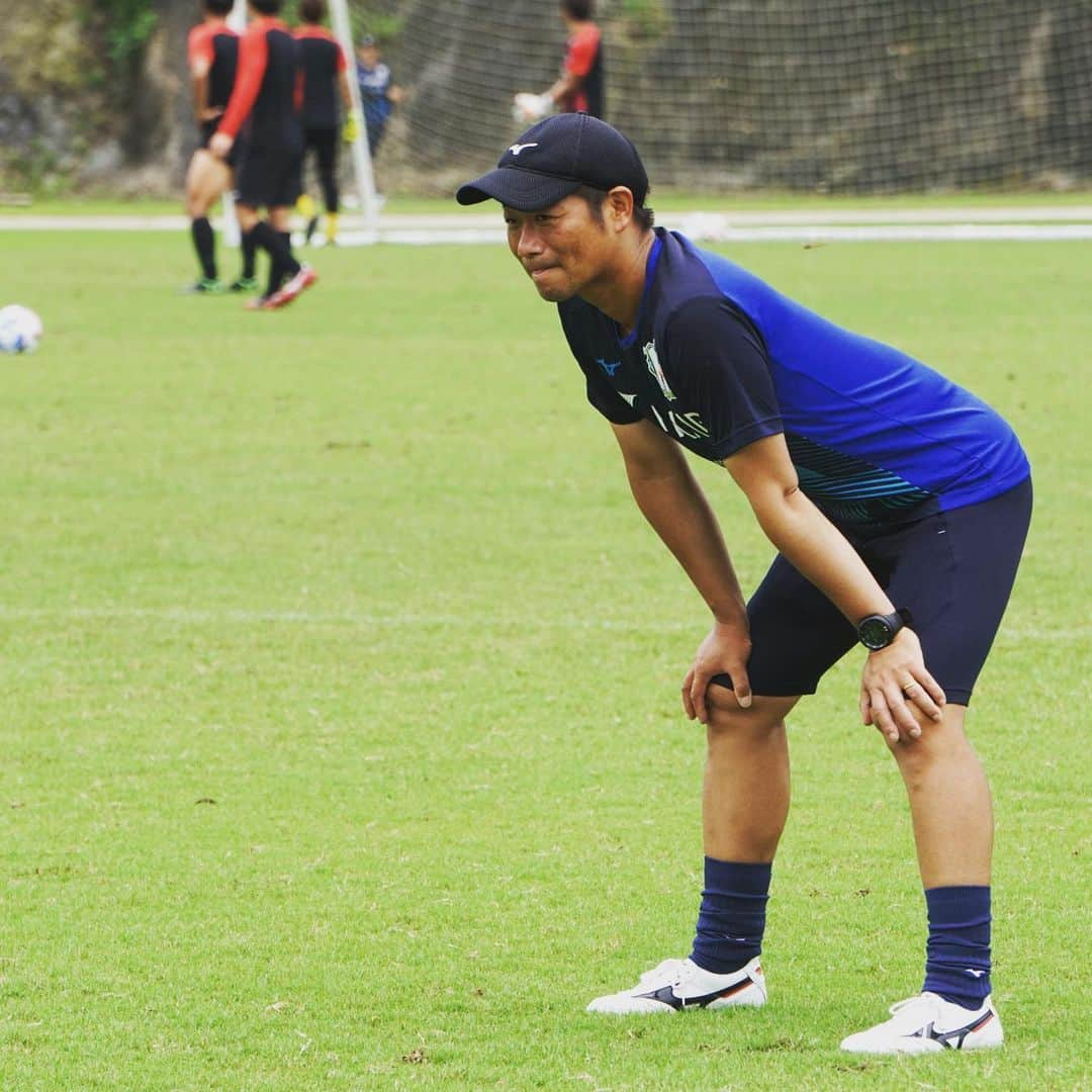 愛媛FCさんのインスタグラム写真 - (愛媛FCInstagram)「today's training🕺✨  #アビスパ福岡 との試合に向けてトレーニング励みます💪  7月29日（水）19時kickoff⚽️💨  #ehimefc  #全進 #熱狂 #ココロハトモニ12」7月27日 16時29分 - ehimefc12