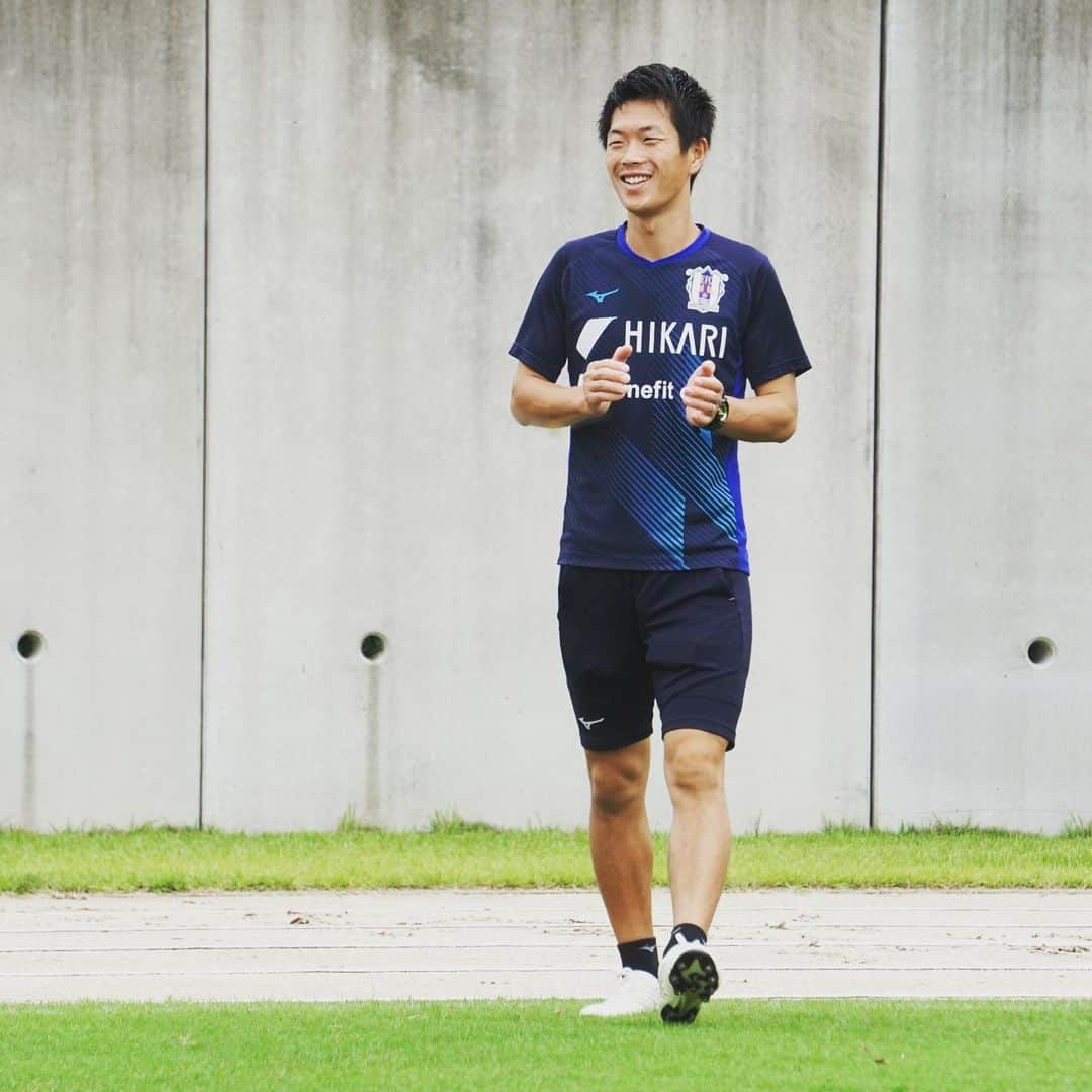 愛媛FCさんのインスタグラム写真 - (愛媛FCInstagram)「today's training🕺✨  #アビスパ福岡 との試合に向けてトレーニング励みます💪  7月29日（水）19時kickoff⚽️💨  #ehimefc  #全進 #熱狂 #ココロハトモニ12」7月27日 16時29分 - ehimefc12