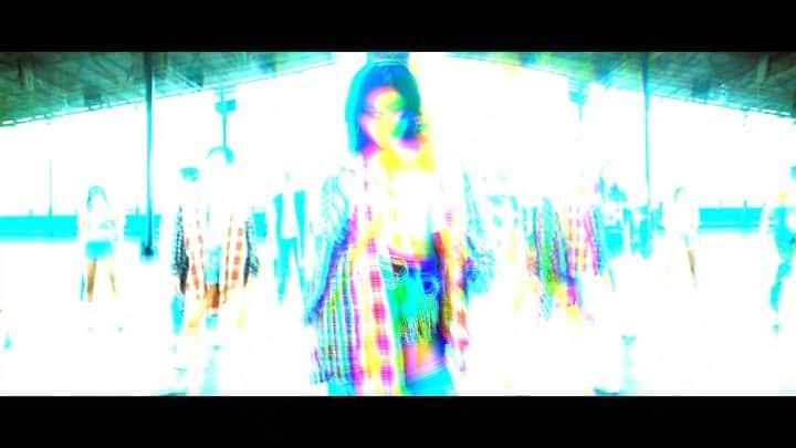 Achiのインスタグラム：「@jamflavorofficial  「コンフリクト」 Dancer Version MVがYoutube公開となりました！  今回このMVのディレクションと振付をさせていただきました。  これからの季節にぴったりの爽やかな曲です✨  是非お聴きになっていただければと思います🎵  ダンサーのみんなのおかげでリハーサルから撮影まで本当に楽しく過ごすことができ、素敵なMVに仕上がりました！  出演してくれたみんな本当にありがとうございました✨！  MV directiojn&choreograph @achiwilder  Choreograph&dancer @sayakamavoz  Dancer @hal_hirata  @taichi_thisis  @goto_ktr  @mamonkey_yabai  @naobbb  CAP CAKE MAFIA$(@asuka_betty @t_kotone  @sanauechi @yuina_0311) @ayaka8292  @ayu98s.__  @gen_z1013  @pie_168.2  @iam_juria_  @dct_kaoru  @marinwatanabe0819  @mihoshi_star  @minami_jrt  @m_i_t_t_s_u_flavor  @moana_0227  @momofficial3  @mutsu0709  @rena_0928_  @rsk_sk  @seisuke2132  @shogomukai_16  @takato_crazy  @taku_yann  @ten_ten0820  @youya_red   Special thanks @dualism_dl_official   ダンサーだけのMVを実現させてくださった @jamflavorofficial のおふたり そして @prime_yoshizo さん  素敵な機会をくださり本当にありがとうございました✨！」