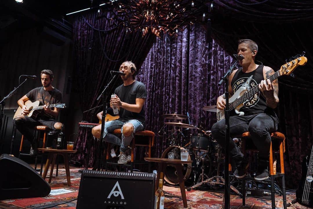 All Time Lowのインスタグラム：「BIG gig last week. Nobody showed up but it was still fun!」
