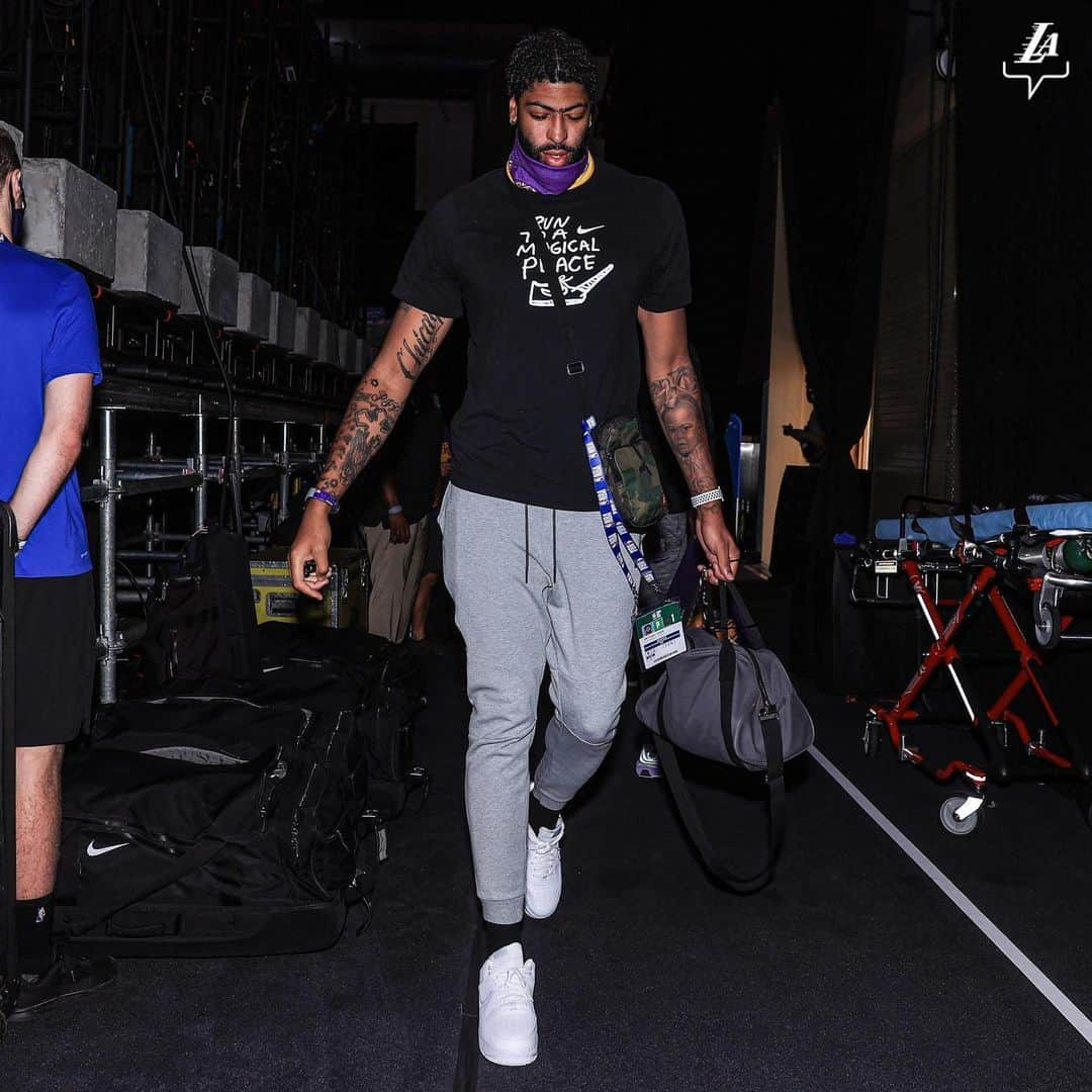 Los Angeles Lakersさんのインスタグラム写真 - (Los Angeles LakersInstagram)「Dress deliberately.」7月28日 2時21分 - lakers