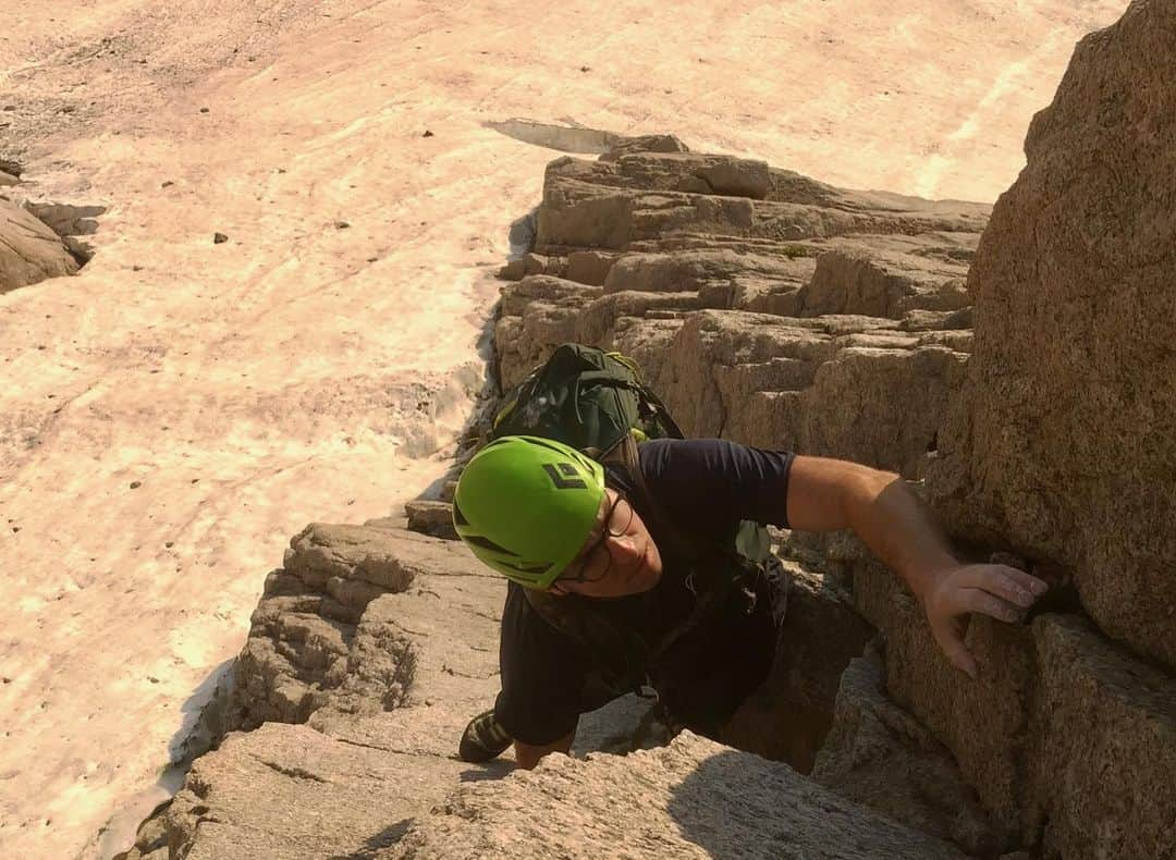 アレックス・オノルドさんのインスタグラム写真 - (アレックス・オノルドInstagram)「This is @adam_stack - an all around mountain man who was kind enough to bring @tommycaldwell and me @chipotle burritos up on the Continental Divide 18 hours into the CDUL last week. He’s climbed 5.14+ (back when it was really hard), freed El Cap, and loves to cook. And he’s single. And great with kids. I figure if he can hike 20mi through the mountains in the middle of the night to help Tommy and me, the least I can do is put this whole Instagram thing to good use. Hit him up!」7月28日 2時26分 - alexhonnold