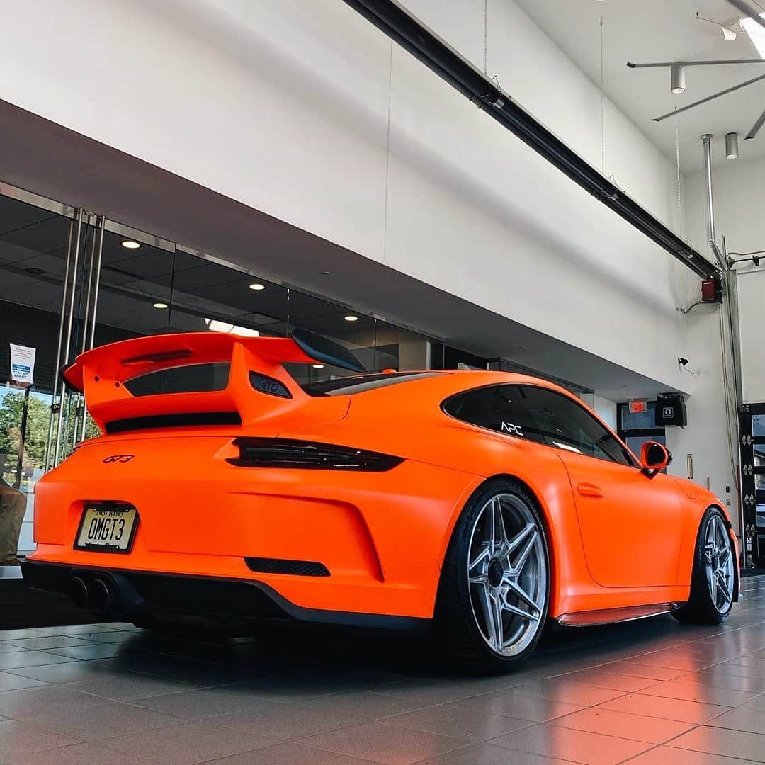 CARLiFESTYLEさんのインスタグラム写真 - (CARLiFESTYLEInstagram)「Orange Porsche GT3 sitting on @anrkywheels. 👍🏽or👎🏽? @omgt3 #carlifestyle」7月28日 2時43分 - carlifestyle