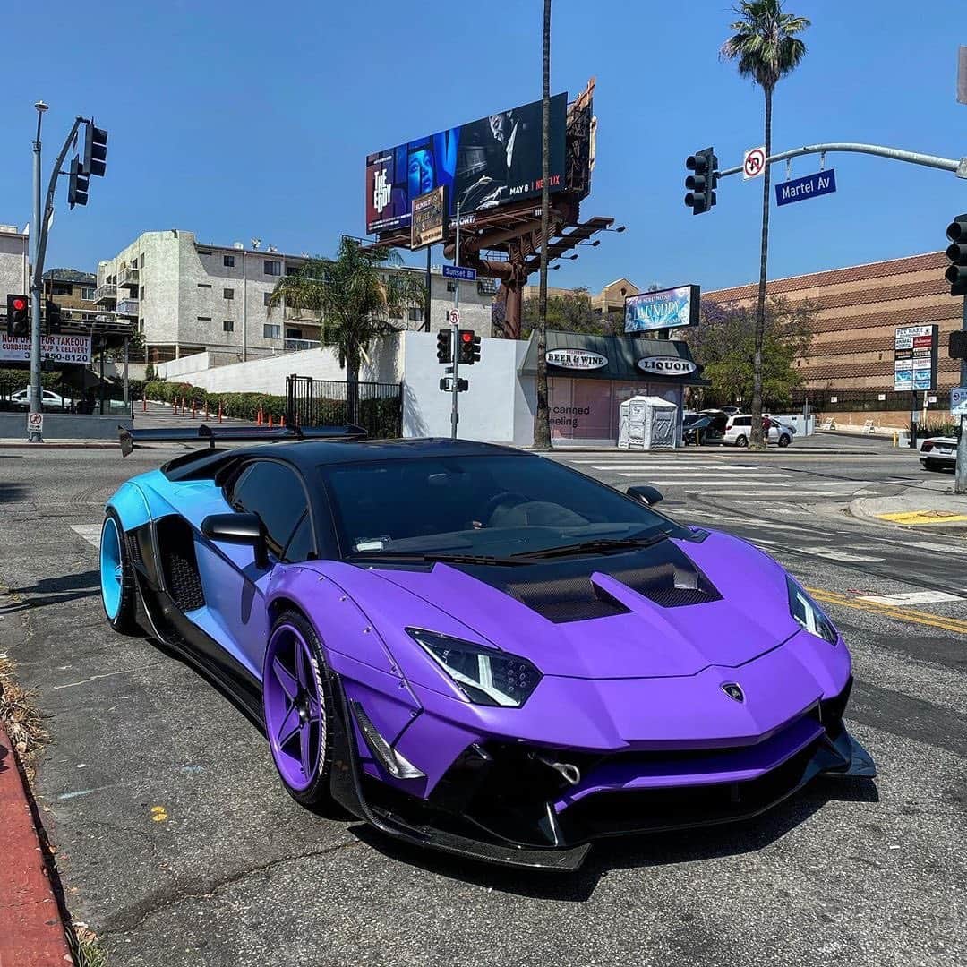 CarsWithoutLimitsさんのインスタグラム写真 - (CarsWithoutLimitsInstagram)「Wild & Wide #Aventador built by @rdbla for @chrisbrownofficial  #carswithoutlimits」7月28日 2時58分 - carswithoutlimits