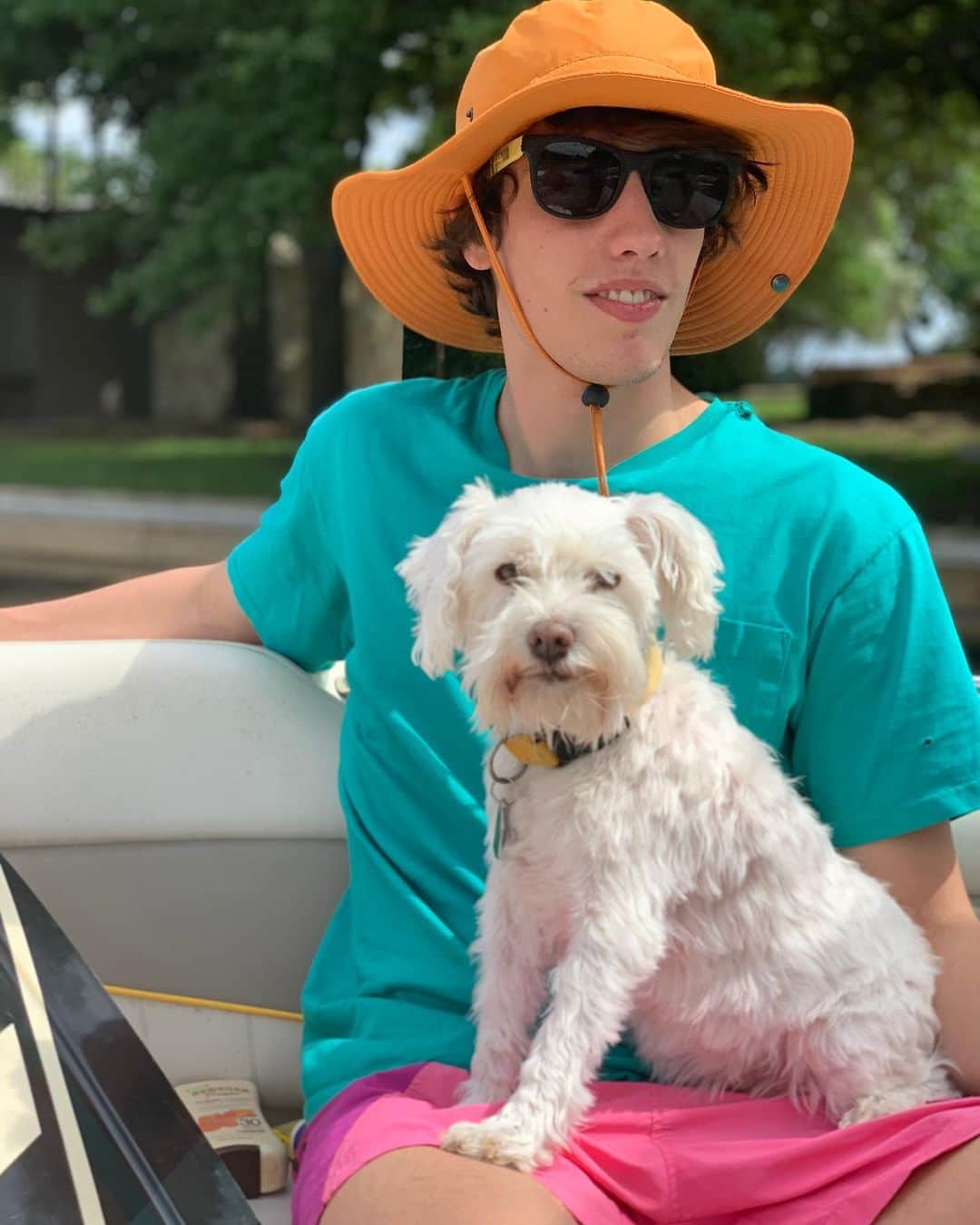 ライアン・リーのインスタグラム：「Help! Can’t tell who’s more cute!」