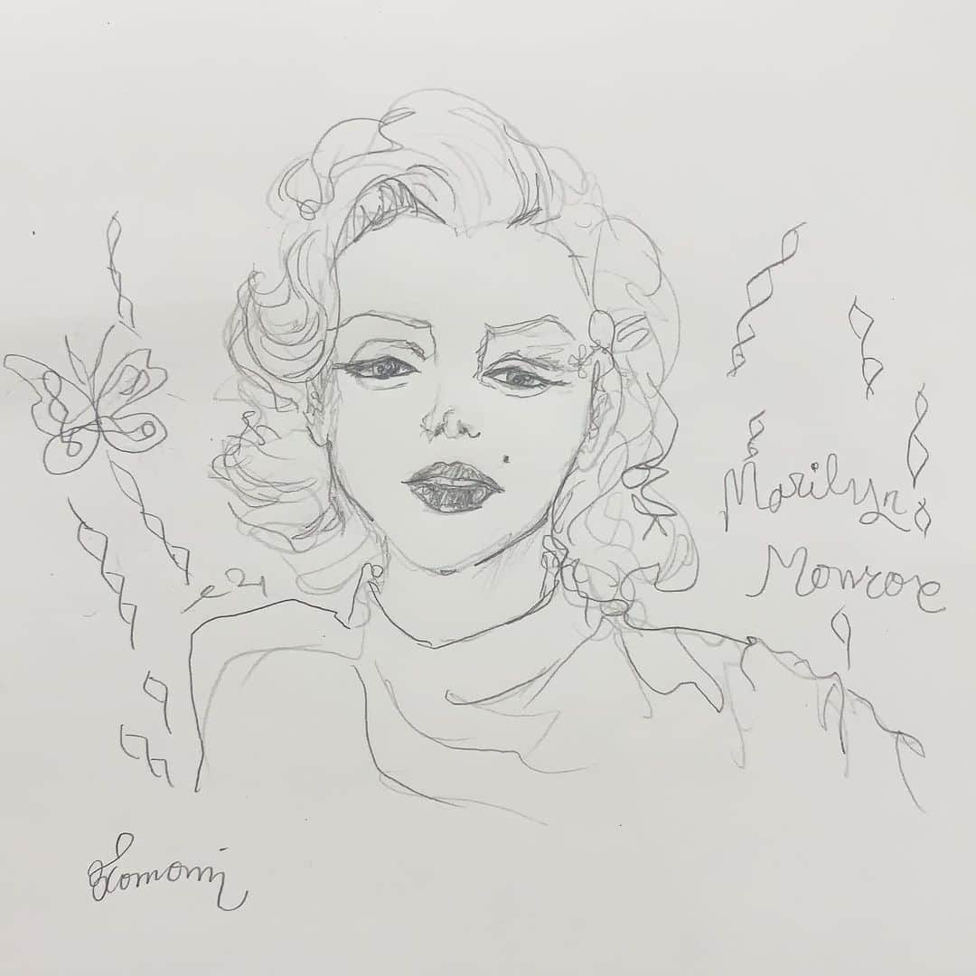 Tomomi Teradaのインスタグラム：「late night drawing✍🏻🌃 #marilynmonroe」