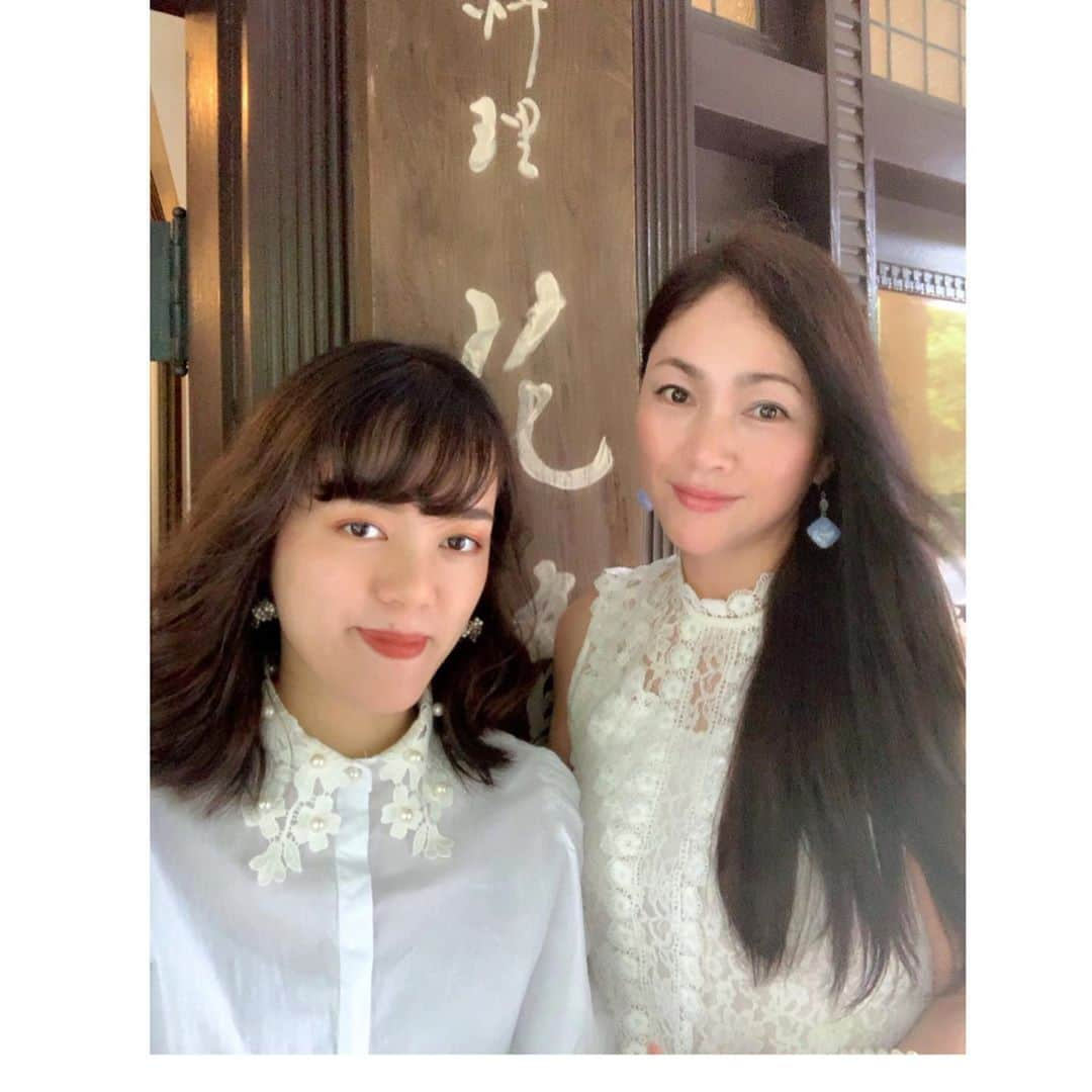 田中悦子さんのインスタグラム写真 - (田中悦子Instagram)「娘と何年ぶりかの箱根へ❣️⠀⠀ ⠀ 登山鉄道🚞も再開したそうで たまにはのんびりと☺️⠀ ⠀  ⠀ ちょっとしたお祝い事で 強羅花壇の懐石料理🍽⠀⠀ ⠀ ひとつひとつ丁寧で上品なお味でとても美味しくいただきました😋⠀ ⠀  ⠀お店のスタッフの方々のサービスも素晴らしく大満足でした😊⠀⠀ ⠀ 予約時、お祝い事と伝えてましたが、お店から金箔がついたお赤飯を出していただきました。 ほんとに至れり尽くせりです。 ありがとうございました😊⠀ ⠀  ⠀  #母娘 #日帰り旅行 #懐石料理 #強羅花壇 #箱根 #プチお祝い #プチ旅行」7月27日 18時48分 - etsuko.reborn25