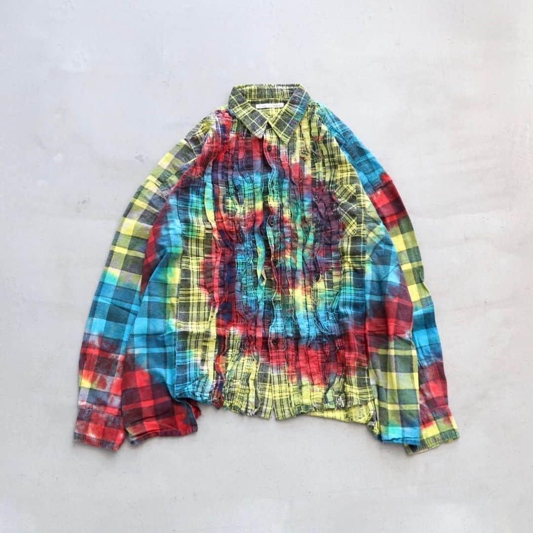 wonder_mountain_irieさんのインスタグラム写真 - (wonder_mountain_irieInstagram)「［#2020AW 先行予約］ Rebuild by Needles / リビルドバイニードルズ "Flannel Shirt - Ribbon Wide Shirt / Tie Dye" ￥25,300- _ 〈online store / @digital_mountain〉 https://www.digital-mountain.net/shopbrand/2020aw/ _ 【オンラインストア#DigitalMountain へのご注文】 *24時間受付 *15時までご注文で即日発送 *1万円以上ご購入で送料無料 tel：084-973-8204 _ We can send your order overseas. Accepted payment method is by PayPal or credit card only. (AMEX is not accepted)  Ordering procedure details can be found here. >>http://www.digital-mountain.net/html/page56.html  _ #NEPENTHES #needles #sasqwachfabrix. #WELLDER #snowpeakapparel #MOUNTAINRESEARCH #THENORTHFACEPURPLELABEL #sevenbyseven #TEATORA #S2W8 #henderscheme _ ［実店舗］ 本店: Wonder Mountain （@wonder_mountain_irie） 〒720-0044 広島県福山市笠岡町4-18 JR 「#福山駅」より徒歩10分 blog→ http://wm.digital-mountain.info _ 系列店: HAC by WONDER MOUNTAIN （@hacbywondermountain） 〒720-0807 広島県福山市明治町2-5 2F JR 「福山駅」より徒歩15分 _ #WonderMountain #ワンダーマウンテン #HACbyWONDERMOUNTAIN #ハックバイワンダーマウンテン #japan #hiroshima #福山 #福山市 #尾道 #倉敷 #鞆の浦 近く _」7月27日 19時06分 - wonder_mountain_