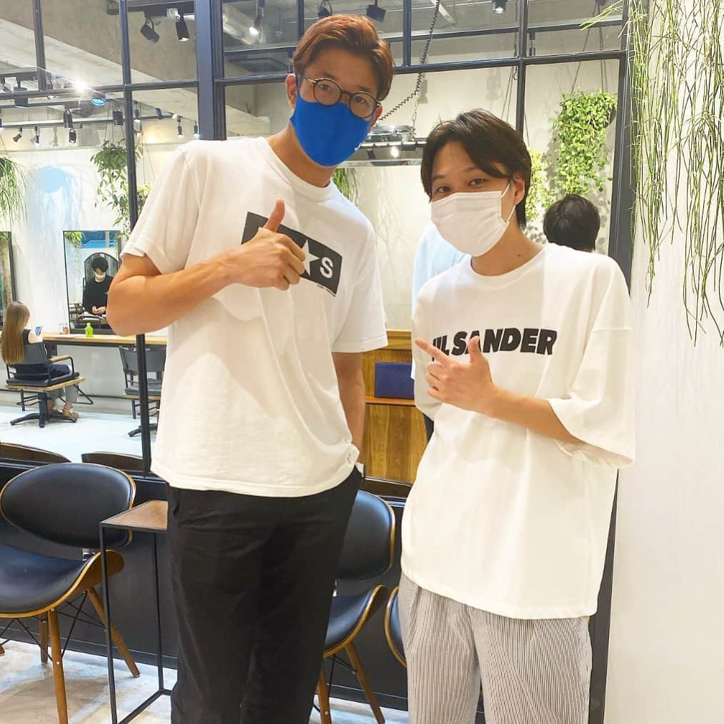 林彰洋のインスタグラム：「Hair-cut ✂︎✂︎ Hair cutting for Belle at EBISU @belle_akatani  #adidasmask #blue」