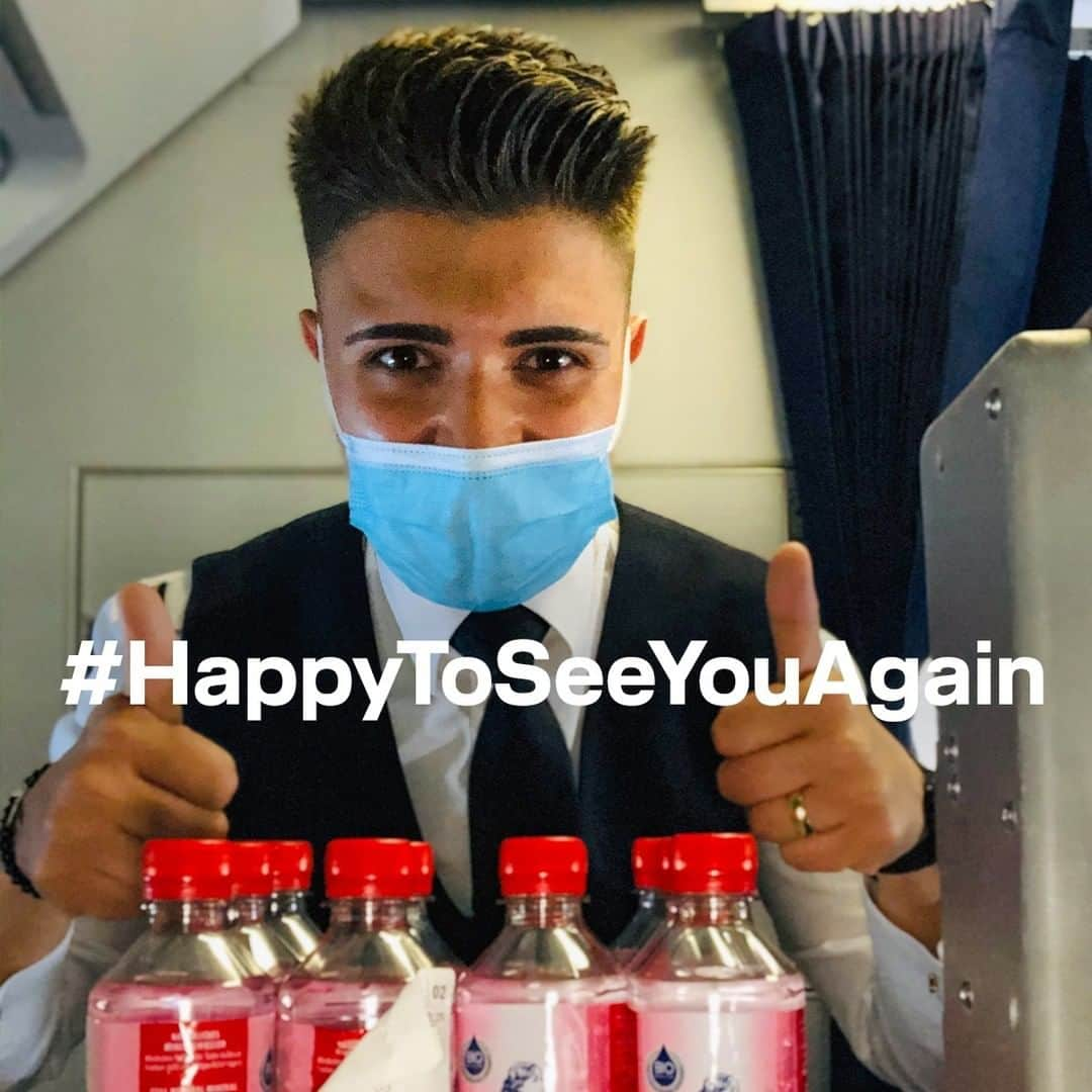 ルフトハンザさんのインスタグラム写真 - (ルフトハンザInstagram)「It is the first flight for flight attendant Mustafa after a long time of waiting. He is looking forward to welcoming the guests at the entrance again and to taking care of their well-being above the clouds. #HappyToSeeYouAgain」7月27日 19時03分 - lufthansa