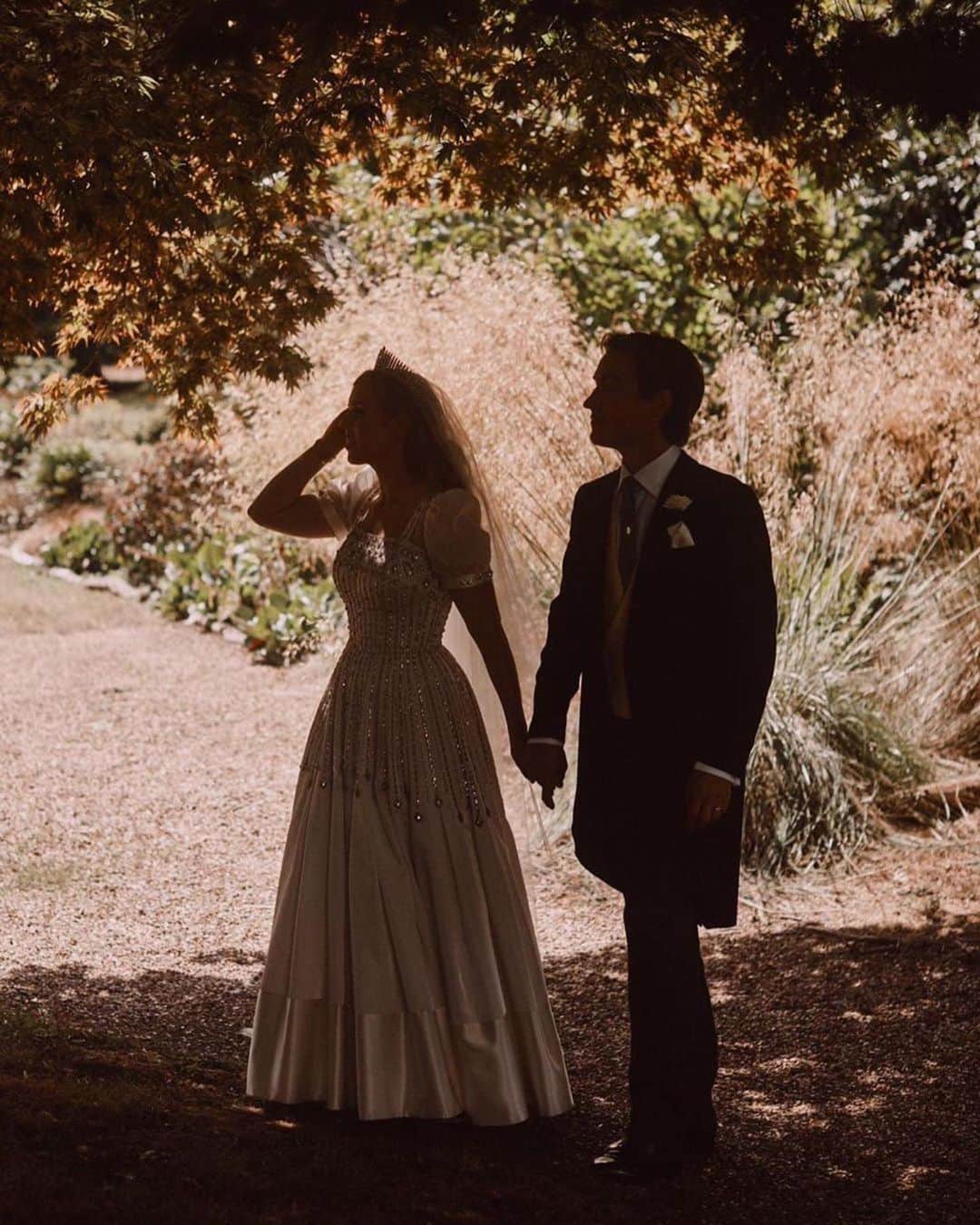 Vogue Australiaさんのインスタグラム写真 - (Vogue AustraliaInstagram)「#PrincessBeatrice’s Windsor wedding was every bit the fairytale royal affair—so much so, that it’s hard to believe her grand plans for her nuptials were completely upended by the pandemic. In the bio link, we present a complete history of the most memorable royal wedding mishaps. 📷 @benjaminwheeler」7月27日 19時05分 - vogueaustralia