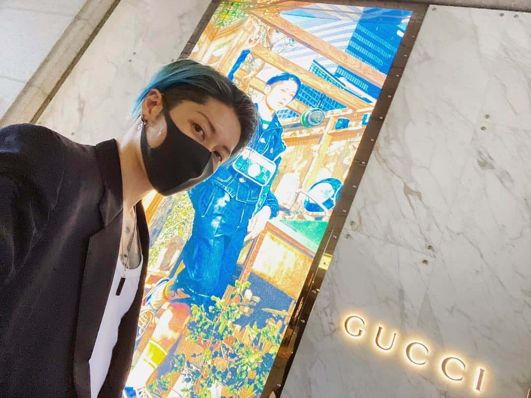 雅-MIYAVI-さんのインスタグラム写真 - (雅-MIYAVI-Instagram)「@gucci 某表参道店にて🕺」7月27日 19時08分 - miyavi_ishihara