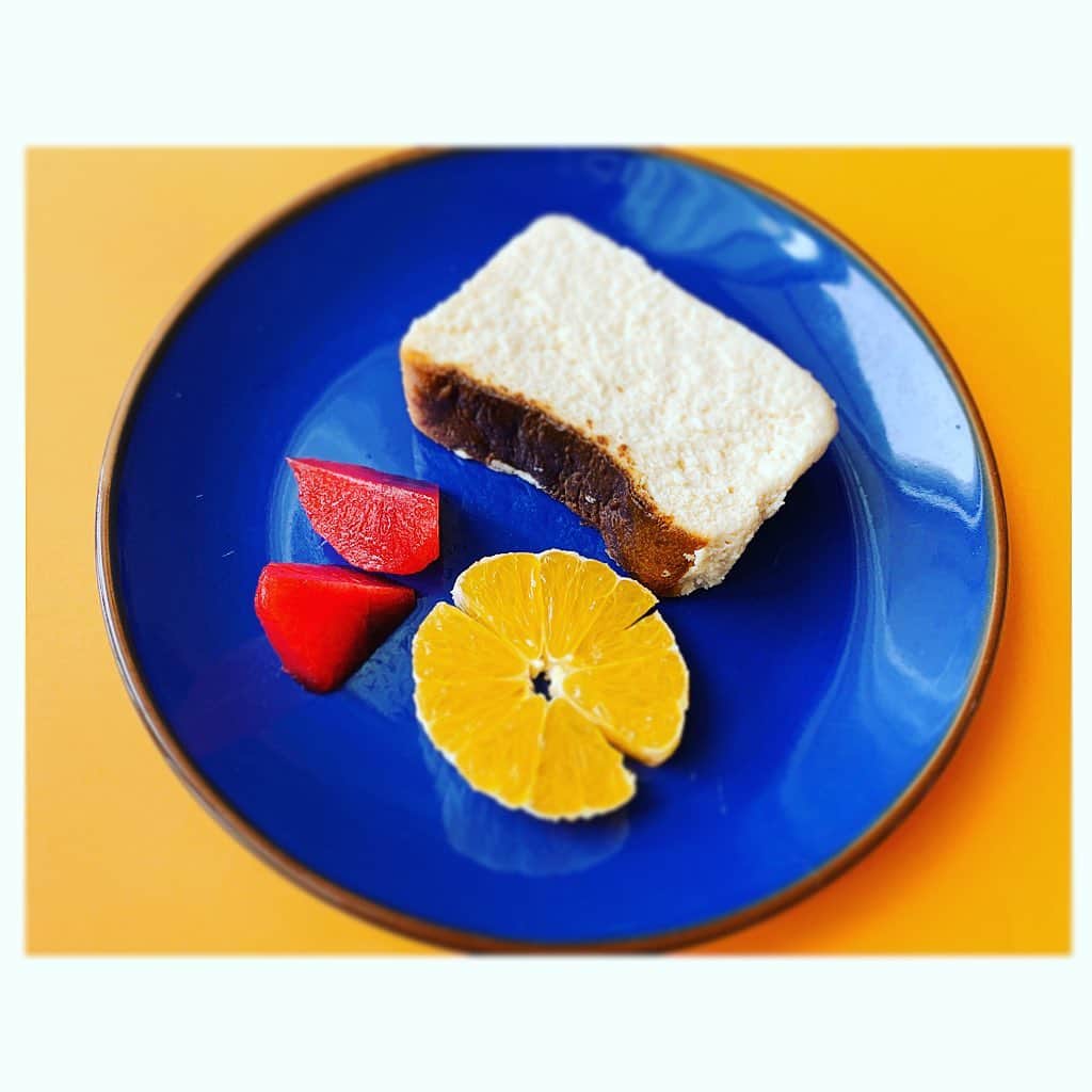 七瀬遥さんのインスタグラム写真 - (七瀬遥Instagram)「バスク風チーズケーキ🧀を焼いたよ🥣💕 え、美味しい〜😆💖  #バスクチーズケーキ#cheesecake#cake#sweets#home#cook#delicious#happy#love#happiness#good#smile#tokyo#japan」7月27日 19時22分 - haruka_mh