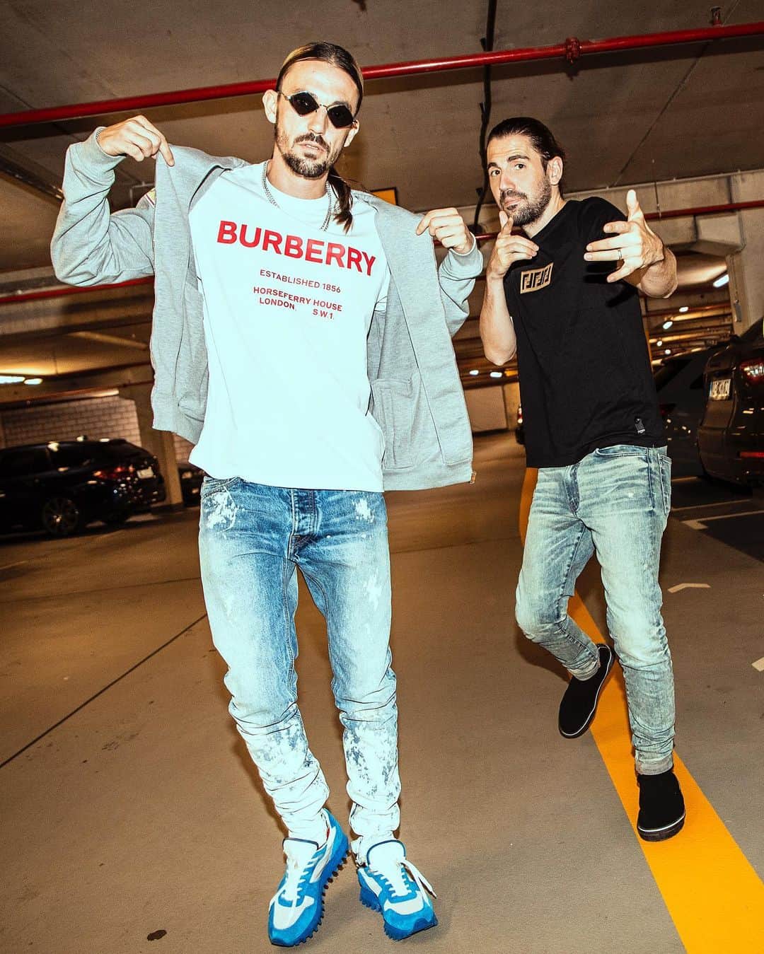 Dimitri Vegas & Like Mikeさんのインスタグラム写真 - (Dimitri Vegas & Like MikeInstagram)「You think you have partied like us? Let us know your best festival moment and have a chance to win tickets and a unique meet and greet with us at a future festival! Post the memory on your IG with the hashtag #youvegotvelo and #VELOMazeChallenge. Head to the Maze to read more!」7月27日 19時37分 - dimitrivegasandlikemike