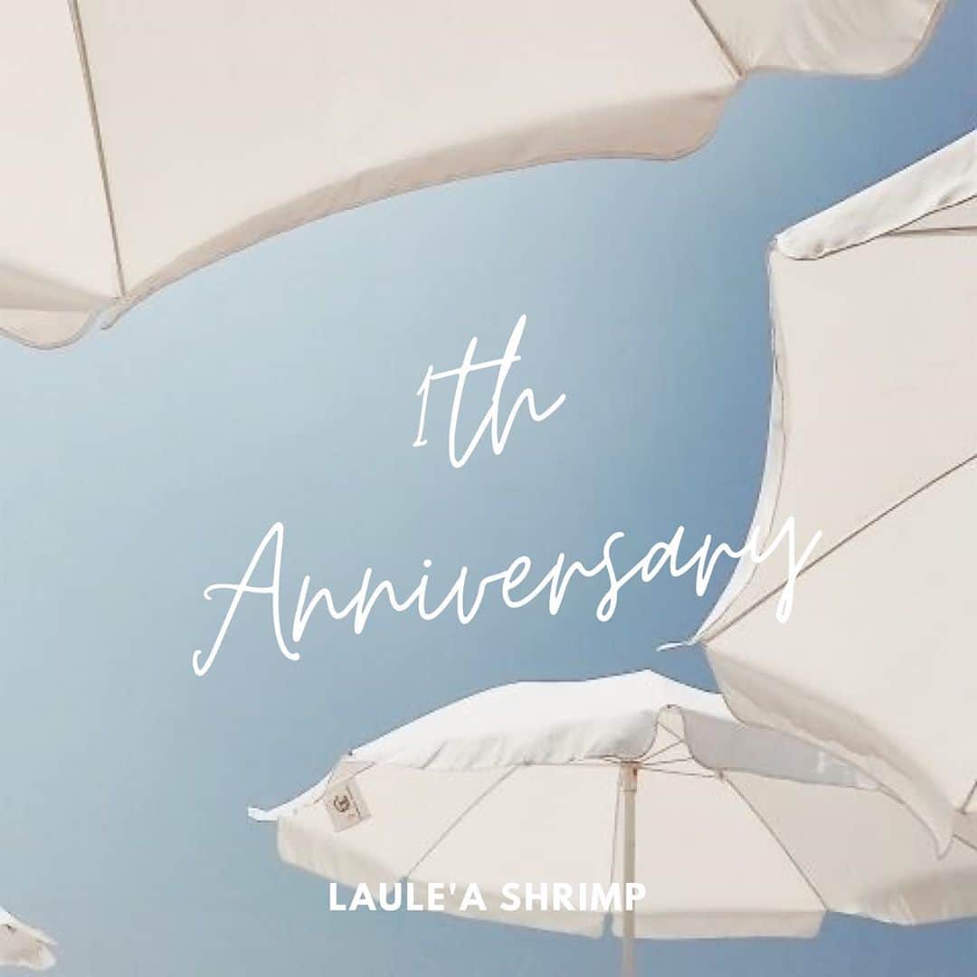 森山菜々のインスタグラム：「.﻿ 今日7/27でLAULE'A SHRIMPは1周年を迎えました🌺✨﻿ ﻿ あんなに小さな小さなお店だというのにオープン当初からかなり沢山のお客様に来てもらい、あっという間の1年となり、感謝ばかりです🙇🏼‍♀️🏝﻿ ﻿ ちょうど１年前、自分たちでテーブルを作ってワゴンを塗って準備してきて、ハワイ好きの2人で始めたお店も、今少しずつスタッフも増え、1年前じゃなかなか考えられなかったことも今ではいっぱい浮かんできます😭✊🏽✨﻿ ﻿ LAULE'A(ラウレア) には、ハワイ語で "幸せ・幸福" という意味が込められてます🕊﻿ 来てくれるみなさんが、少しでも幸せなひとときを感じてくれたらいいなーと思い、この名前に決めたんです。﻿ ﻿ そして、うちに来てくれるお客さんはなぜだか、ほんとにハワイみたいにあったかい方ばかりで、優しくて神対応なお客様ばかりでお店してて、"あぁもっと皆さんに喜んでもらいたい✊🏽"っていつも胸が熱くなります🔥﻿ ﻿ この気持ちをわすれないで、また1年がんばります🍤🤍﻿ みなさん、これからもLAULE'A SHRIMPをよろしくお願いします👱🏽‍♀️🌼🌼﻿ ﻿#LAULEASHRIMP #ラウレアシュリンプ #1thanniversary  #1周年　#0727」