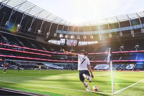 ソン・フンミンのインスタグラム：「Thank you for your support during the 19/20 season.I think we learned a lot during the difficult season.I'm going to rest well and prepare for the next season more strongly⚽️💙🤍 ⠀ 유난히 길었던 시즌동안 많은 응원 보내주신 팬분들 한테 감사하다는 말씀 꼭 드리고 싶습니다 긴 시즌 동안 많은것을 배웠다고 생각하고 다음시즌을 위해서 잘 쉬고 돌아 오겠습니다 ! 다시한번 진심으로 많은 응원해주셔서 감사합니다⚽️💙🤍 #COYS」