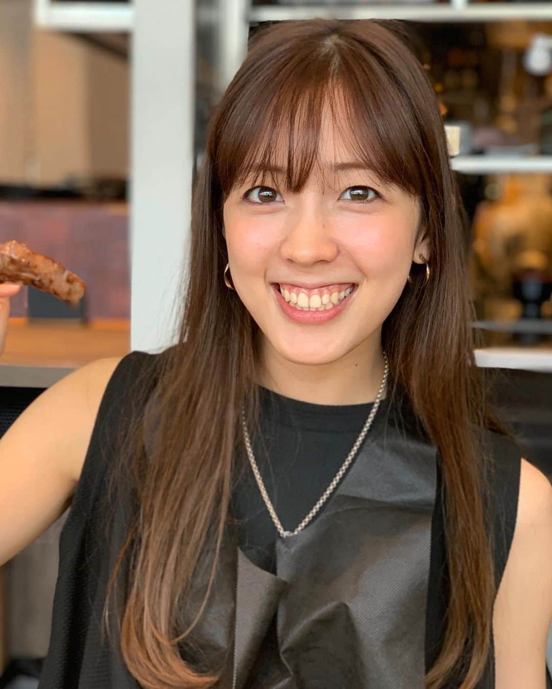 星野芽生のインスタグラム：「そういえば 前髪切りました☺️  美味しい焼肉ランチをしました😌」