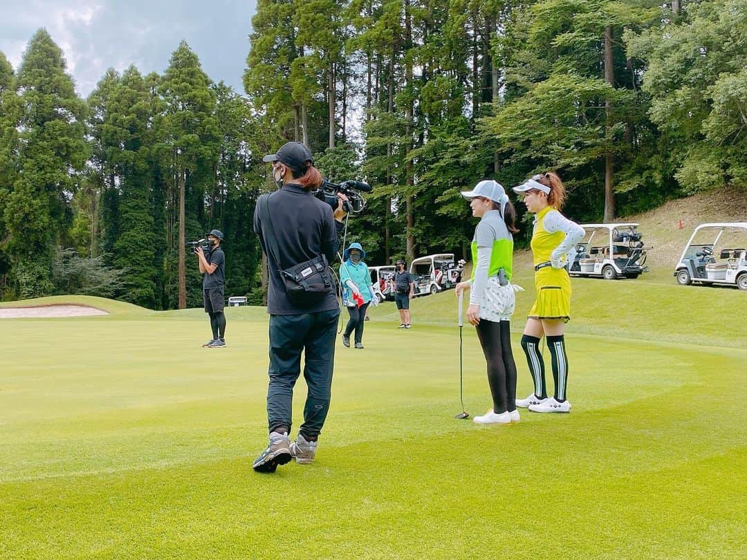 坂之下侑子さんのインスタグラム写真 - (坂之下侑子Instagram)「今日、女子プロペアマッチの収録でした🏌️‍♀️⛳️  熱い戦いになってます😆❣️  私は原田桂プロとペアを組ませていただきました🤗💗  かつらちゃん今日は1日ありがとうー🥰  また詳しい詳細は後日アップします✨  ぜひご覧ください💕 #BS朝日 #ティーバー #女子プロペアマッチ #新番組 #ゴルフ番組 #女子プロゴルファー  #プロゴルファー #⛳️ #💗💗💗」7月27日 19時44分 - yukiko_s0403