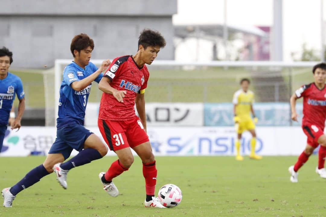 ROASSO KUMAMOTOさんのインスタグラム写真 - (ROASSO KUMAMOTOInstagram)「⚽️ ／ 7.25.SAT 第6節 VS カマタマーレ讃岐 フォトレポートPart②📸 ＼ #広報カメラ で撮影した、讃岐戦の写真をお届けします✨👍 -----﻿ NEXT GAME﻿ 🗓 7.29.WED ⏰ 19:00 KICK OFF﻿ 🆚 ガイナーレ鳥取 🏟 えがお健康スタジアム 📺 RKK熊本放送/DAZN -----﻿ #ロアッソ熊本 ﻿ #2020シーズン ﻿ #繋続﻿ #TSUNAGI﻿ #つなぎ  #2020の主役は誰だ ﻿ #岡本知剛 #小笠原佳祐 #中原輝 #内山圭 #roasso﻿ #熊本﻿ #Jリーグ﻿ #jleague﻿ #サッカー﻿ #ゴール ﻿ #えがお健康スタジアム﻿ #感謝﻿ #いまできること﻿ #がんばろう日本﻿ #みんなで乗り越えよう ﻿ #jリーグにできること」7月27日 20時05分 - roassokumamoto_official