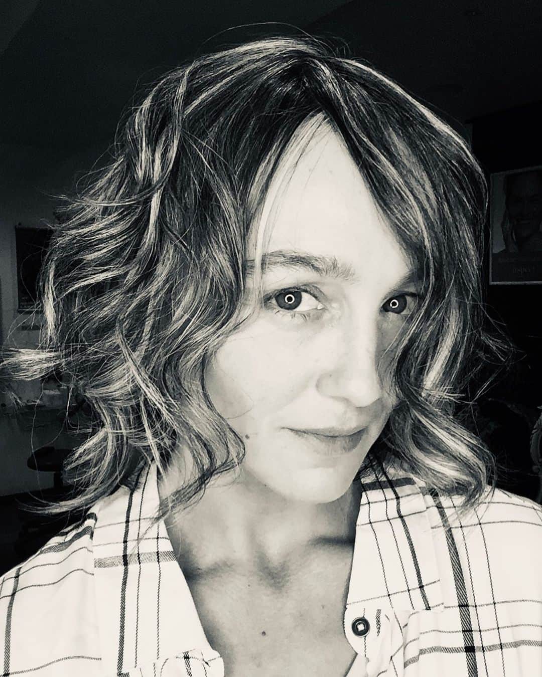 シャーニ・ヴィンソンのインスタグラム：「Challenge accepted 👍🏽 Thank you @leahdinoris for the nomination 🖤 #womensupportingwomen #girlpower #femaleempowerment #blackandwhite」