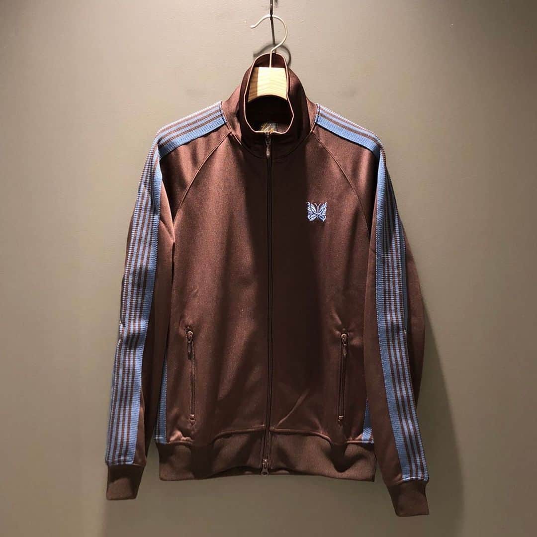 のインスタグラム：「＜Needles＞ Womens Track Jacket BEAMS JAPAN 3F @beams_japan #needles #beams #beamsboy #beamsjapan #beamsjapan3rd Instagram for New Arrivals Blog for Recommended Items #japan #tokyo #shinjuku #fashion #mensfashion #womensfashion #日本 #東京 #新宿 #ファッション#メンズファッション #ウィメンズファッション #ビームス #ビームスジャパン」