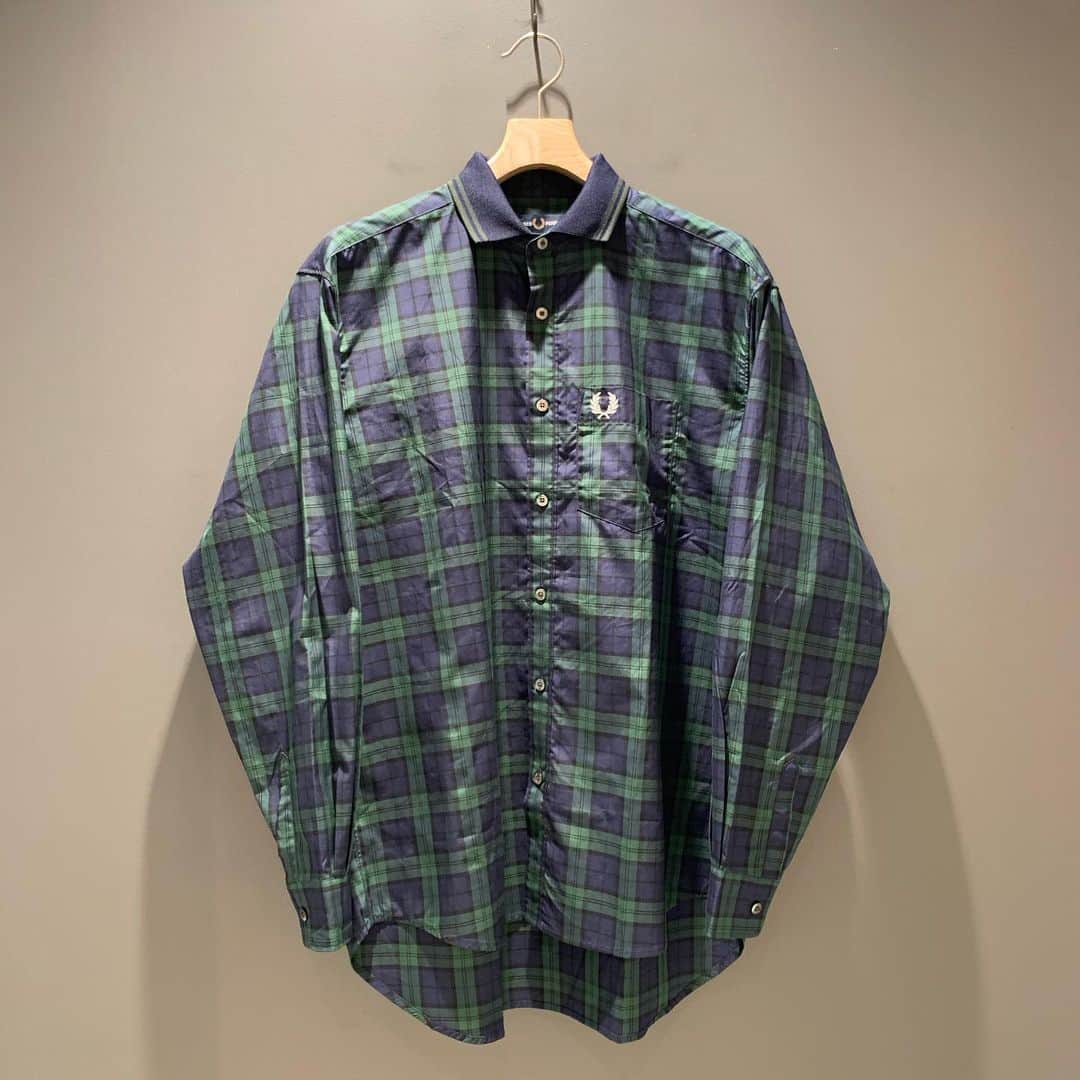 のインスタグラム：「＜FRED PERRY＞×＜BEAMS＞ Mens Rib Collar Cuff Shirt Special BEAMS JAPAN 3F @beams_japan #fredperry #beams #beamsjapan #beamsjapan3rd Instagram for New Arrivals Blog for Recommended Items #japan #tokyo #shinjuku #fashion #mensfashion #womensfashion #日本 #東京 #新宿 #ファッション#メンズファッション #ウィメンズファッション #ビームス #ビームスジャパン」