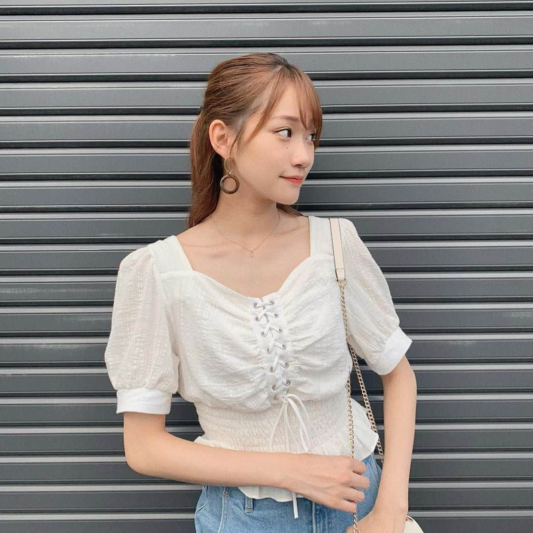 保﨑麗さんのインスタグラム写真 - (保﨑麗Instagram)「いつかの私服✌︎  可愛い服着てお出掛けすると テンション上がるね☺️  髪色、最近の中で1番明るいの！ 自分的には1番好きだけど 友達には暗い方がいいって言われる☹️  むむむ、次どうしようか悩んでくる🧐 短くしちゃおうかな~とか😝」7月27日 20時17分 - hozaki_rei