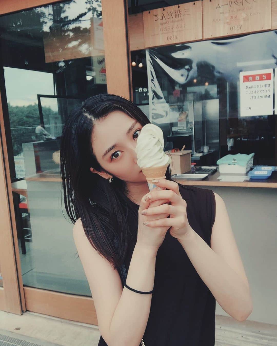 小磯陽香のインスタグラム：「🍦🍦🍦 .  #抹茶 #ソフトクリーム #ミックス」
