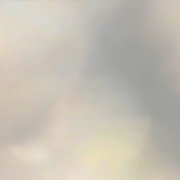 惟本康明 / yasuaki yoshimotoのインスタグラム：「YouTubeはじめてみました。 インスタのストーリーくらいのゆるい感じでやろうかなとおもいつつ、地味にこだわりだして、おしゃれでもわかりやすくもない、どこにも着地できてない感じに仕上がっていてお恥ずかしい限りですが。。笑 プロフィールからリンクしてます。 3本くらいでめげそうです。ユーチューバーはすごい。」