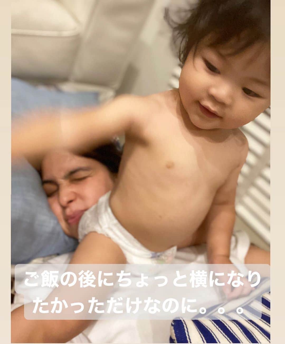 鈴木サチさんのインスタグラム写真 - (鈴木サチInstagram)「. まさか椅子にされるとは、、、 . . . #mama #mother #model #kids #baby #tokyo #japan #次男坊 #1歳3ヶ月 #うちに怪獣は一人で十分です」7月27日 20時35分 - sachi_suzuki