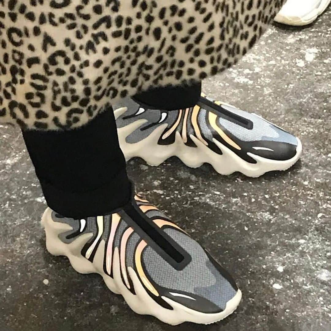 HYPEBEASTさんのインスタグラム写真 - (HYPEBEASTInstagram)「@hypebeastkicks: An image of an @adidas YEEZY 451 sample has surfaced online. Different to the version sported by Kanye West a few months back, the shoe takes on a technical fabrication rather than a nubuck and suede construction, a slip-on design devoid of the usual lacing system and a YEEZY 451 sole unit in a contrasting off white tone. Stay tuned for official images and release notes.⁠ Photo: @yeezymafia」7月27日 20時50分 - hypebeast