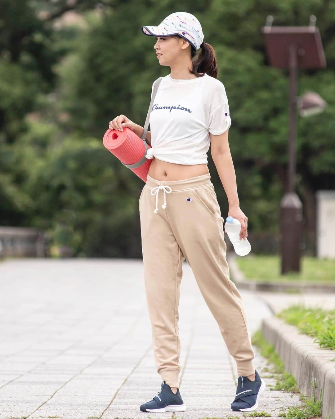 Champion Japanさんのインスタグラム写真 - (Champion JapanInstagram)「Lifestyle with Champion.	 #champion #championjp #sports #womensports #sportswear #yoga #workout #training #relax #チャンピオン #ヨガ #トレーニング #ワークアウト  #フィットネス #スポーツウェア #リラックス #スポーツコーデ #20SS」7月27日 21時00分 - champion_japan