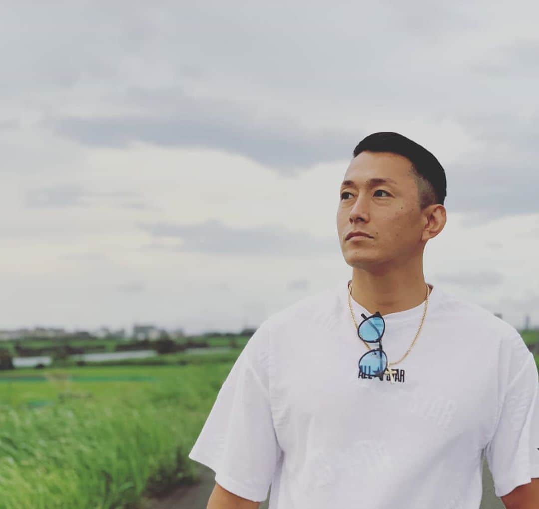 黒石高大のインスタグラム：「もーいい加減梅雨明けないかなぁ 今年の梅雨長くねっ 昨日YouTubeあげたんで見てください押忍 https://www.youtube.com/channel/UC5wATtdQyebNbweP6qSogBw」