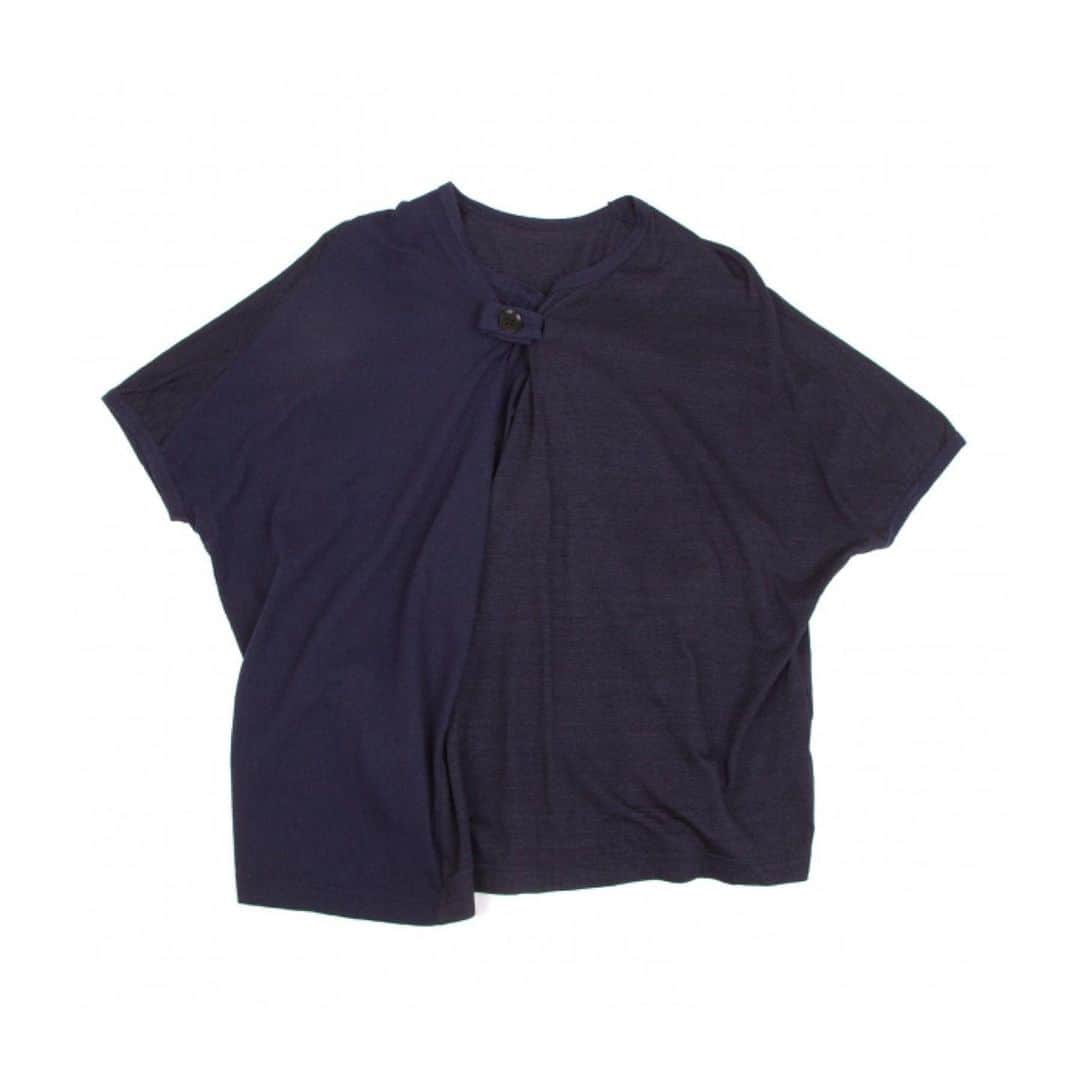 のインスタグラム：「Yohji Yamamoto NOIR コットン切替ボタン留めカットソー/¥9,735 (k-64105)  https://www.playful-dc.com/products/details69370.html  #撮影 #古着 #ユーズド #DCブランド #ヨウジヤマモト古着 #山本耀司#ヨウジヤマモト#ワイズ #リミフゥ#ヨウジヤマモトファム #ヨウジヤマモトノアール #ワイズフォーメン  #撮影代行 #商品撮影 #広告写真#yohjiyamamoto #yohjiyamamotopourhomme #yohjiyamamotofemme #yohjiyamamotonoir #yohjiyamamotojapan  #yyph #ys #y3 #limifeu #ysformen #yohjiyamamotosecond」