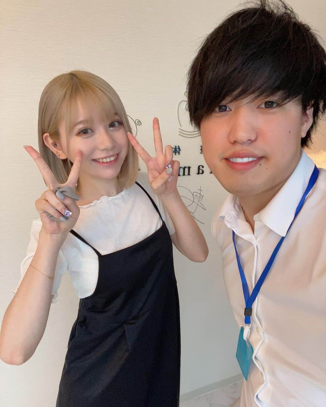 美容整体師川島さん。のインスタグラム：「【8月予約募集開始します👨‍⚕️】 テレビとかに出演するモモちゃん☺️ @wakabayashimomo  . ・小顔矯正 ・猫背矯正 ・小尻整体 で通ってます💆🏻‍♀️ . 今月まで東京店オープン記念で、 全メニュー初回お試し５００円で やってます☺️ . 予約すぐ埋まるのでお早めに👨‍⚕️ . #整体Filament」