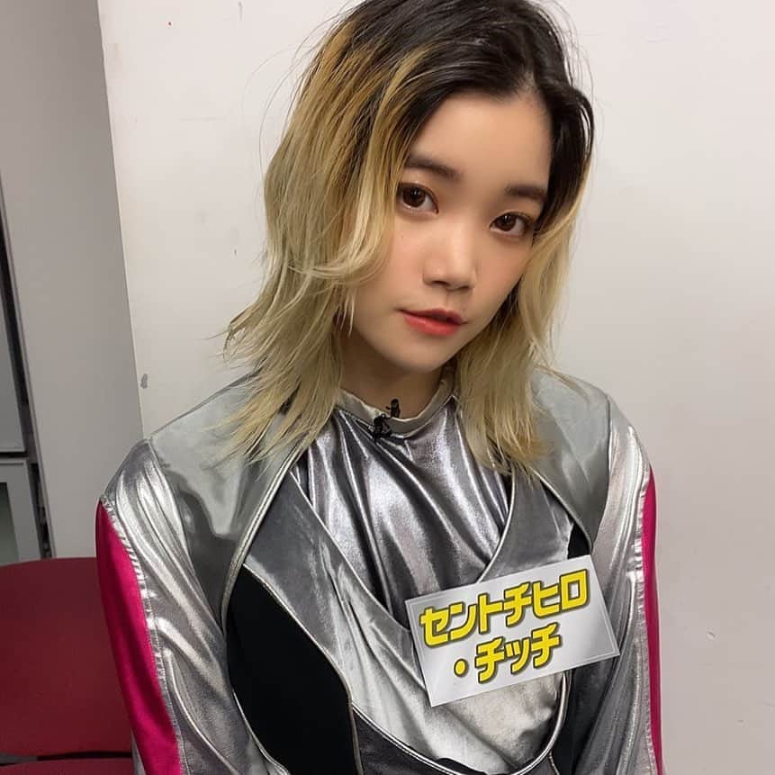 高橋有紀のインスタグラム：「今日の22時からしゃべくりにBiSHでます✨この時もチッチのヘアメイク担当させてもらいました💛 あ〜かわいい！！！口角、、、、！！ BiSH好きもこれからって方も是非みてください🥺 #osakana_yuki #hairmake #BiSH #セントチヒロチッチ」