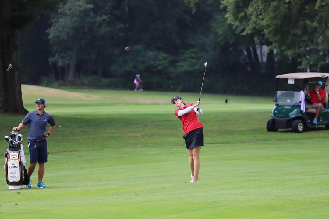 キム・カウフマンさんのインスタグラム写真 - (キム・カウフマンInstagram)「So great to be back competing at the #firekeeperschamp this week on the @road2lpga. Playing well feels good no matter where you’re playing!  Thank you to everyone at Battle Creek Country Club for hosting us this week, the course was fantastic!!Looking forward to the next couple weeks on the @lpga_tour with the #DriveOn championship and the @marathonlpga.  @sanfordsportsci #sanfordsports #peoplefirst #titleist #footjoy #antiguasportswear」7月27日 21時16分 - kimkaufmangolf