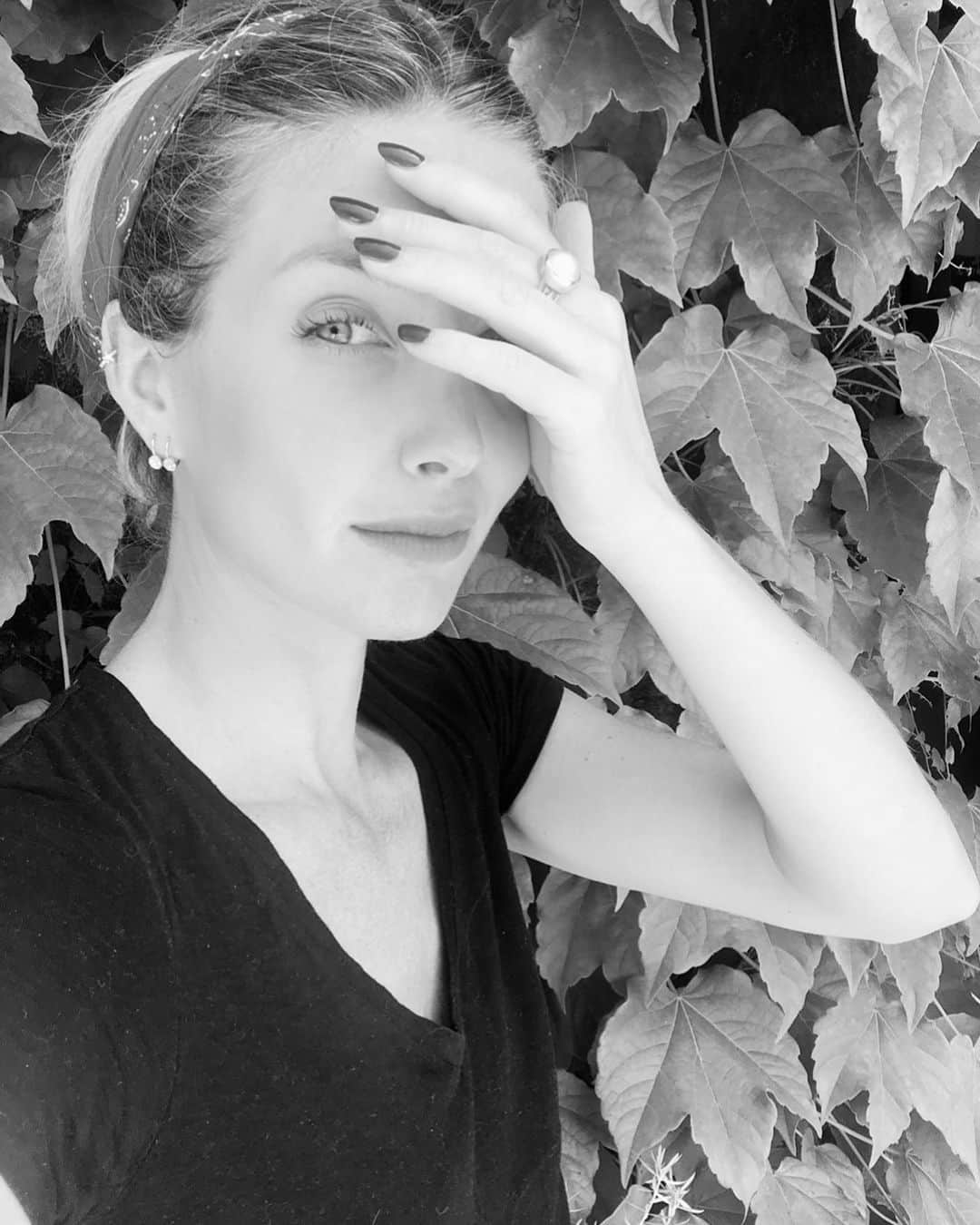 アナベル・ウォーリスのインスタグラム：「Always happy so support WOMEN. Challenge accepted @sofisia7 @claireinglefinch  @islafisher May we always continue to empower one another #womensupportingwomen #womenempoweringwomen」