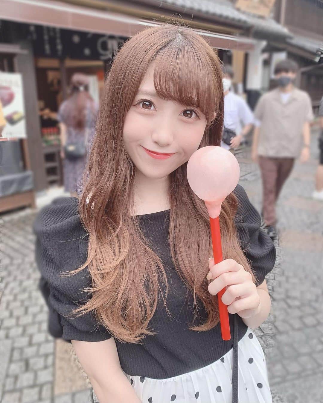 田口未彩のインスタグラム：「🎈  この前川越観光したんだけど ふうせんあめ作ったの！  ストローで飴を膨らませて 固まらせるの！上手にできたよ！ どう🎈？  ※食べる時以外はマスクつけてます！  #川越　#川越食べ歩き #川越グルメ　#川越観光　#ふうせんあめ　#風船飴」
