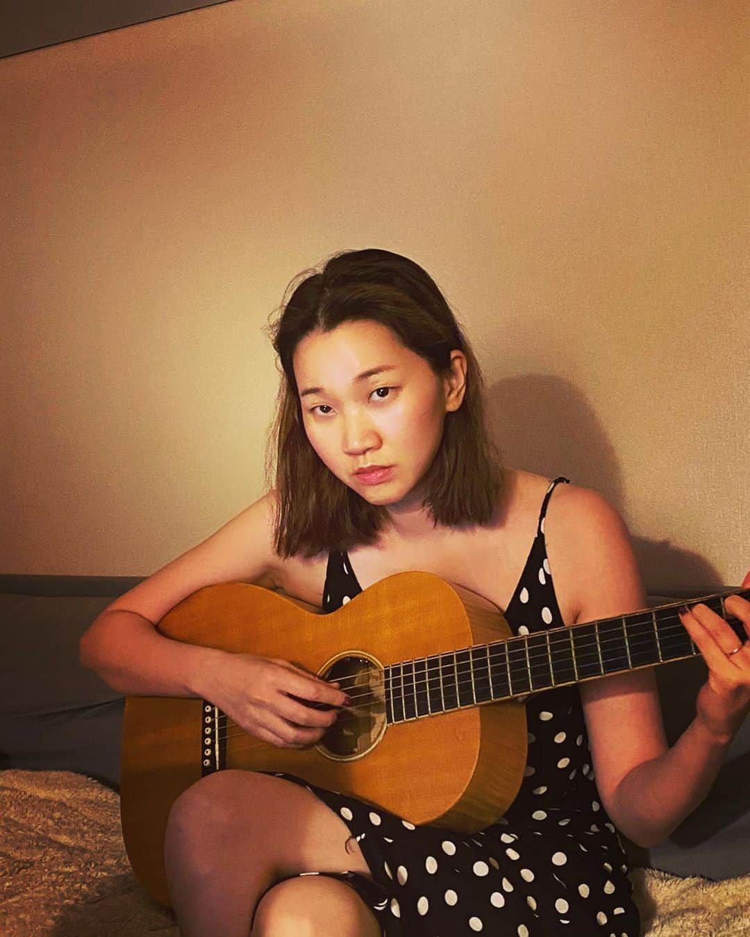 チャン・ユンジュのインスタグラム：「신청곡 받습니다. ✏️📕💌☎️💻🚗🎤🐋🙉」