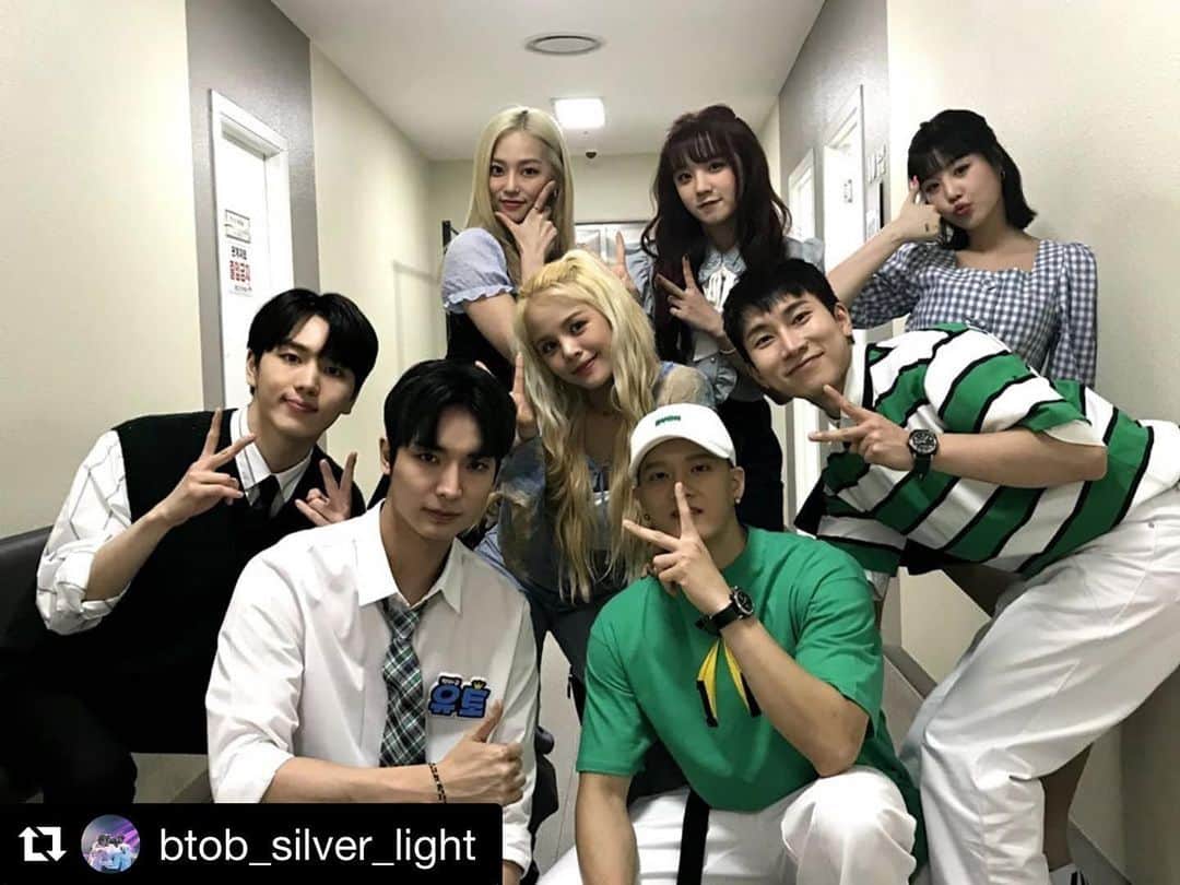 プニエル のインスタグラム：「Went out on a program with 2 members from each group from Cube ! Through this program I think I have proven that I am better at Korean than @btob_silver_light   큐브 소속 그룹 에서 멤버 2명씩 해서 퀴즈위의아이돌 출연! 이 프로그램을 통해서 제가 은광이형 보다 한국어룰 더 잘한다는걸 증명 한것같아요 ㅋㅋㅋㅋ」