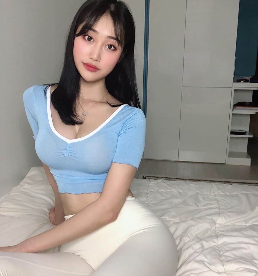 BodyON Koreaさんのインスタグラム写真 - (BodyON KoreaInstagram)「Wow!! _reume👍😎💕 | | 🔥생각과 삶이 멋진 #운동 피플들을 바디온코리아는 응원합니다! | | 🍀자신 or 주변 지인 중에 짐패션 핫피플 계시면 DM 보내주세요📩 | | #셀스타 #피트니스 #운동복 #브라탑 #운동녀 #홈트 #헬린이 #girls #selfie」7月27日 21時59分 - bodyonkorea