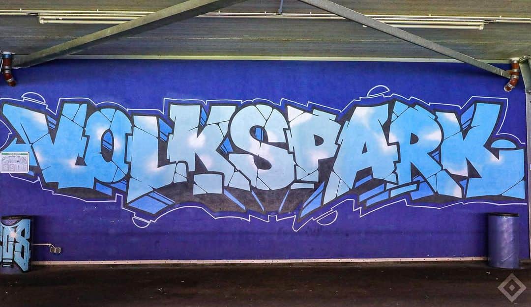 ハンブルガーSVさんのインスタグラム写真 - (ハンブルガーSVInstagram)「#Volkspark 🏟💙  #nurderHSV #HSVGraffiti #Graffiti   ______ 📸 @this_is_friday」7月27日 22時34分 - hsv