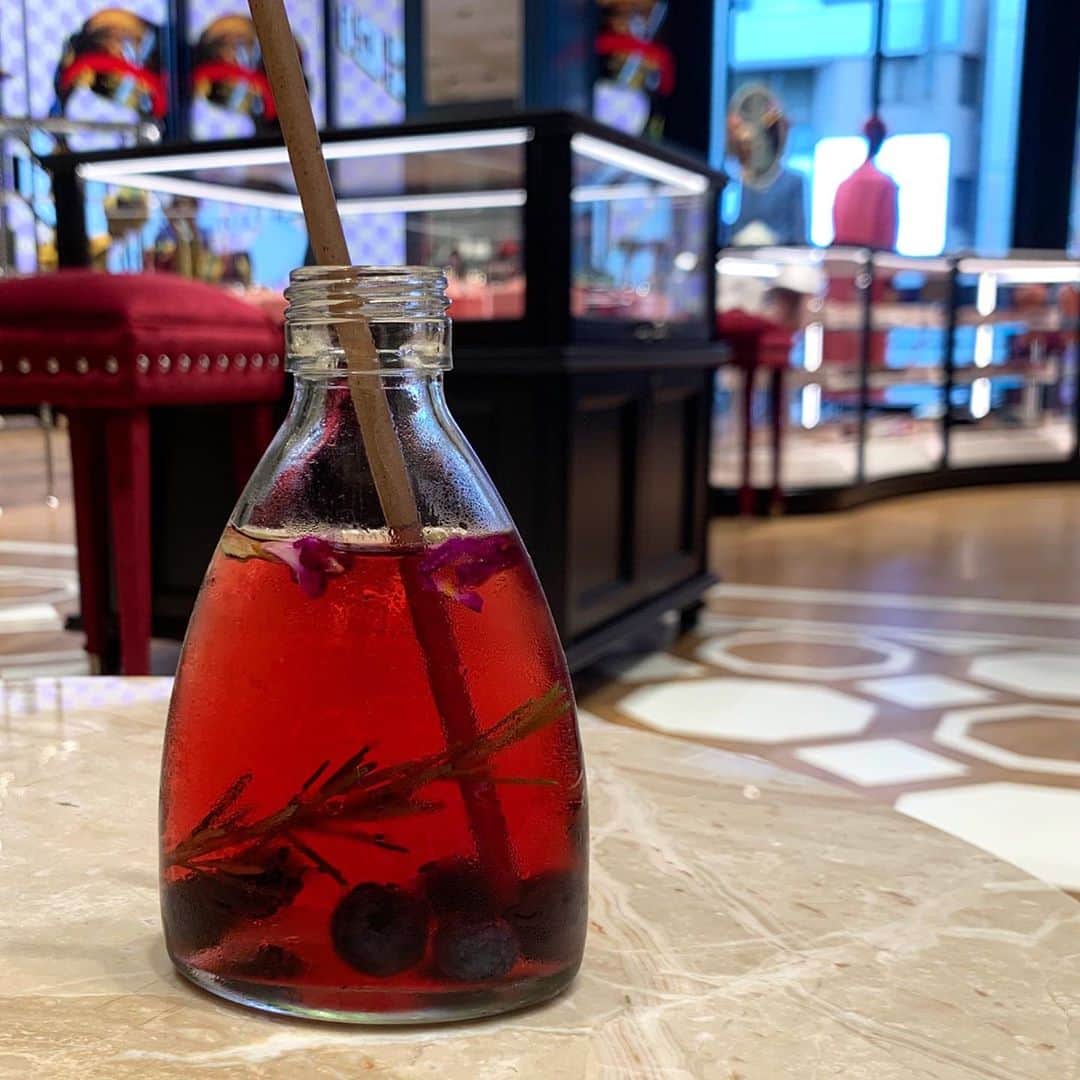 漆畑瑠菜のインスタグラム：「special drink 🍹❤ #tokyo#shibuya#miyashitapark#shopping#gucci」