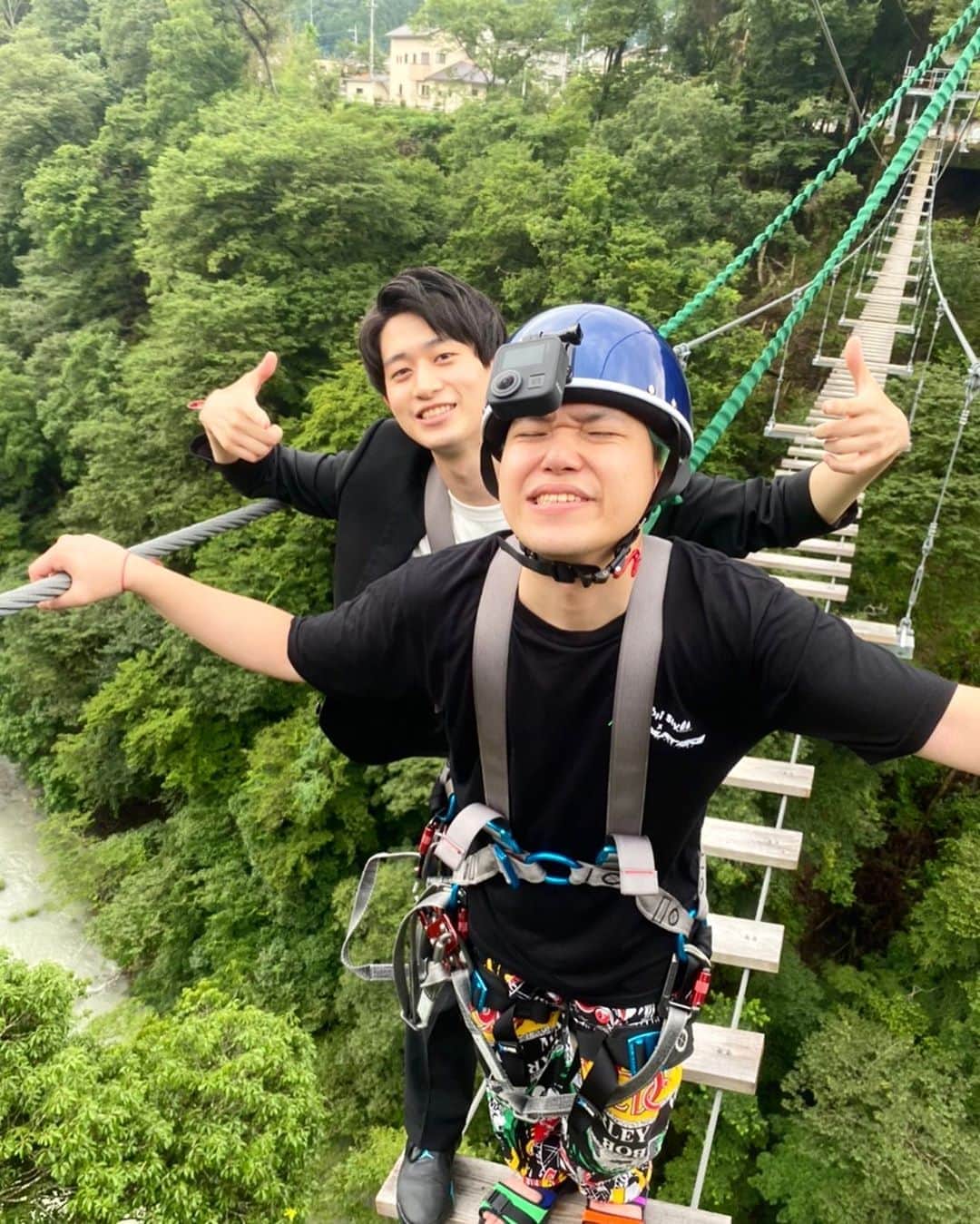 相馬トランジスタのインスタグラム：「マジでヤバい動画撮った…  #毎日笑顔日記 #ギリ笑顔だけど恐怖が隠しきれない顔 #高所恐怖症」