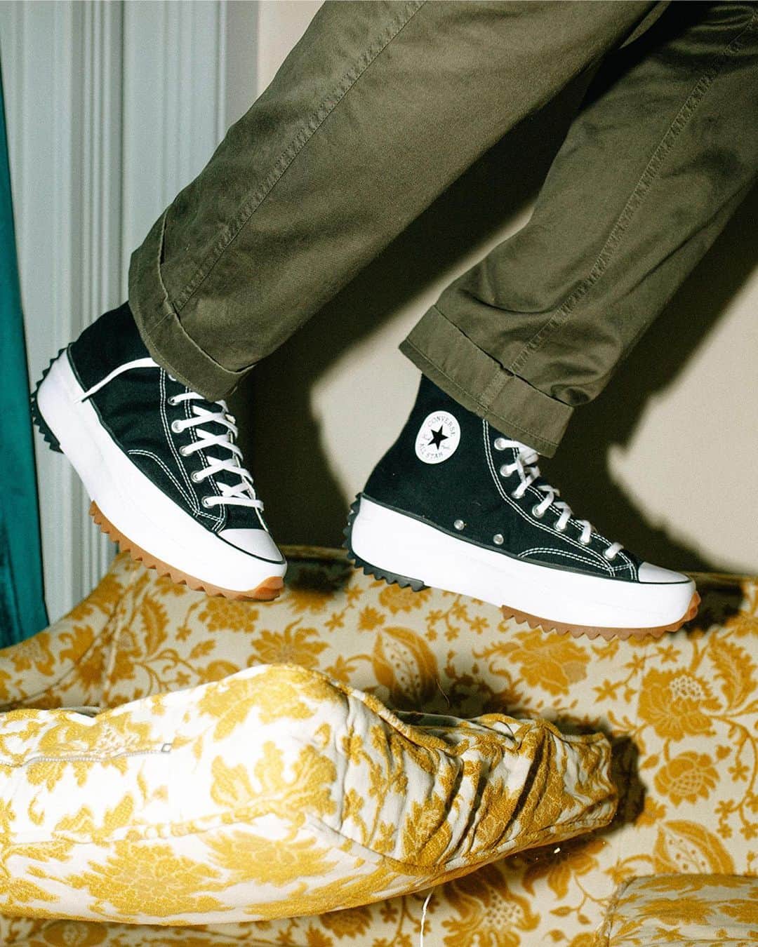 converseさんのインスタグラム写真 - (converseInstagram)「Like Converse, George calls Massachusetts home, specifically the city of Worcester. He’s a photographer who discovered his creative passion when he would drive around the city with friends, taking photos of anything that caught his eye. ⁣⁠⠀ ⁣⁠⠀ “We’re not trying to be anyone we’re not. We’re just trying to be kids from Worcester who are having a good time, being inclusive to all and hoping people like what we’re doing.”⁣⁠⠀ ⁣⁠⠀ Click through our stories to get to know @koolaidgeorge and stay tuned for more from the #ConverseAllStars.」7月27日 23時05分 - converse
