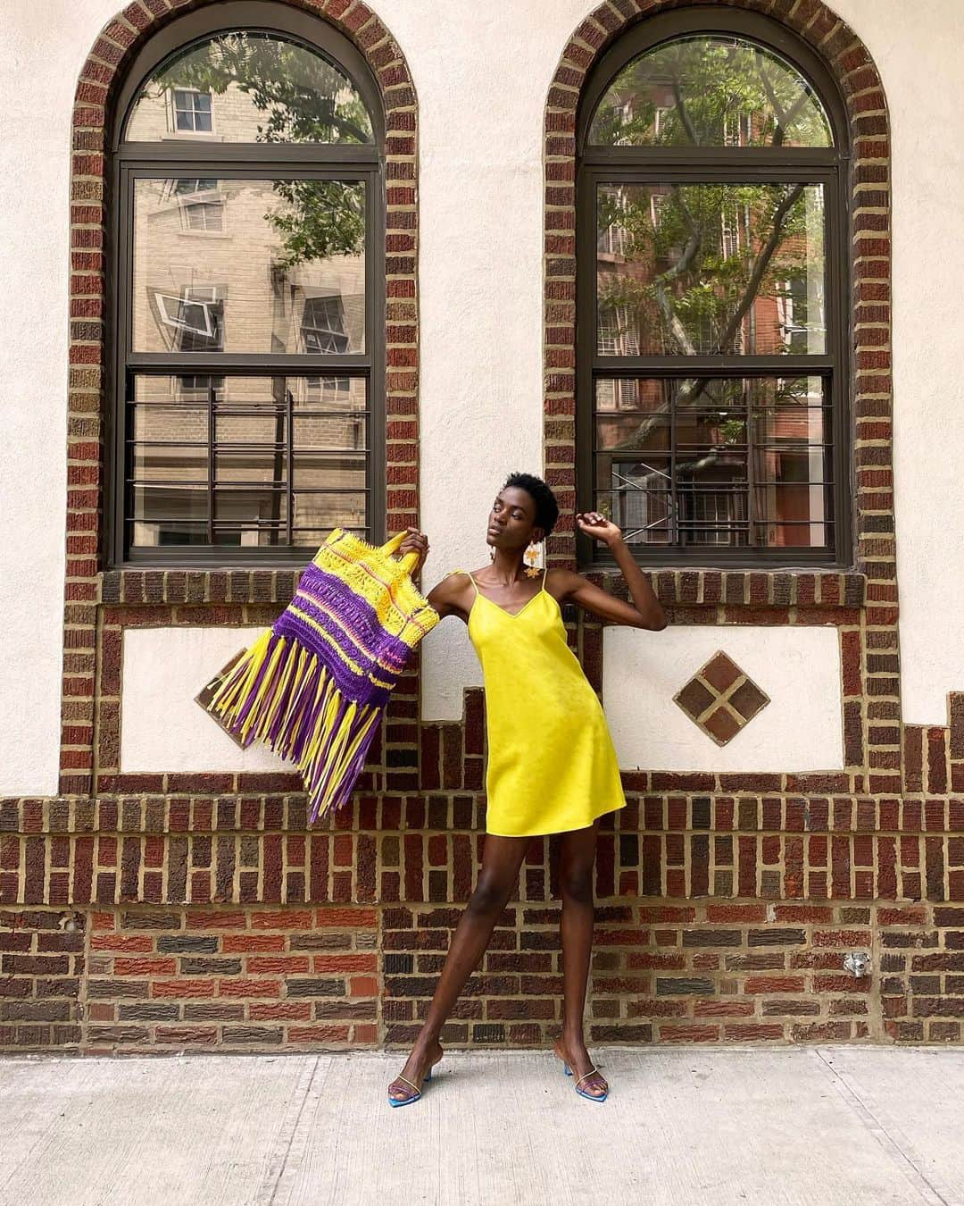 プラバルグルンさんのインスタグラム写真 - (プラバルグルンInstagram)「Pocket Full Of Sunshine - Tap to shop the vibrant Chartreuse Jacquard Slip made from upclyced Italian fabrics and the Limited Edition Hand Crochet Summer Tote, both made in the USA and available exclusively on PrabalGurung.com  #PrabalGurung #ShopPrabalGurung #FemininityWithABite #StrongerInColour」7月27日 23時20分 - prabalgurung