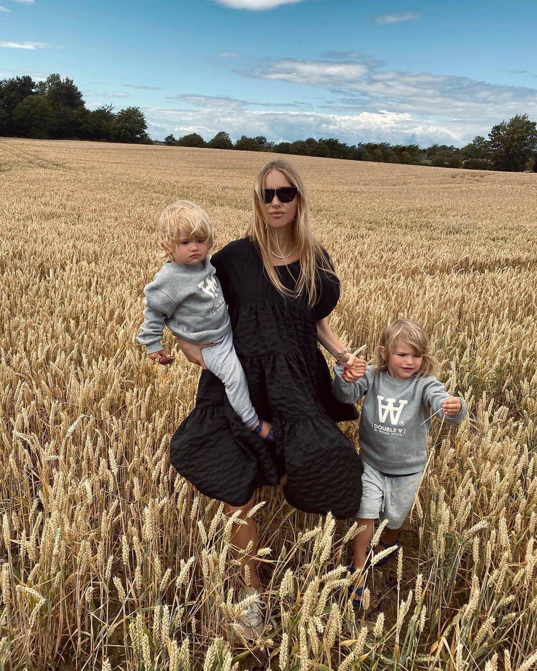 ペニーレ・タイスベックさんのインスタグラム写真 - (ペニーレ・タイスベックInstagram)「Countryside escape💛🌾」7月27日 23時19分 - pernilleteisbaek