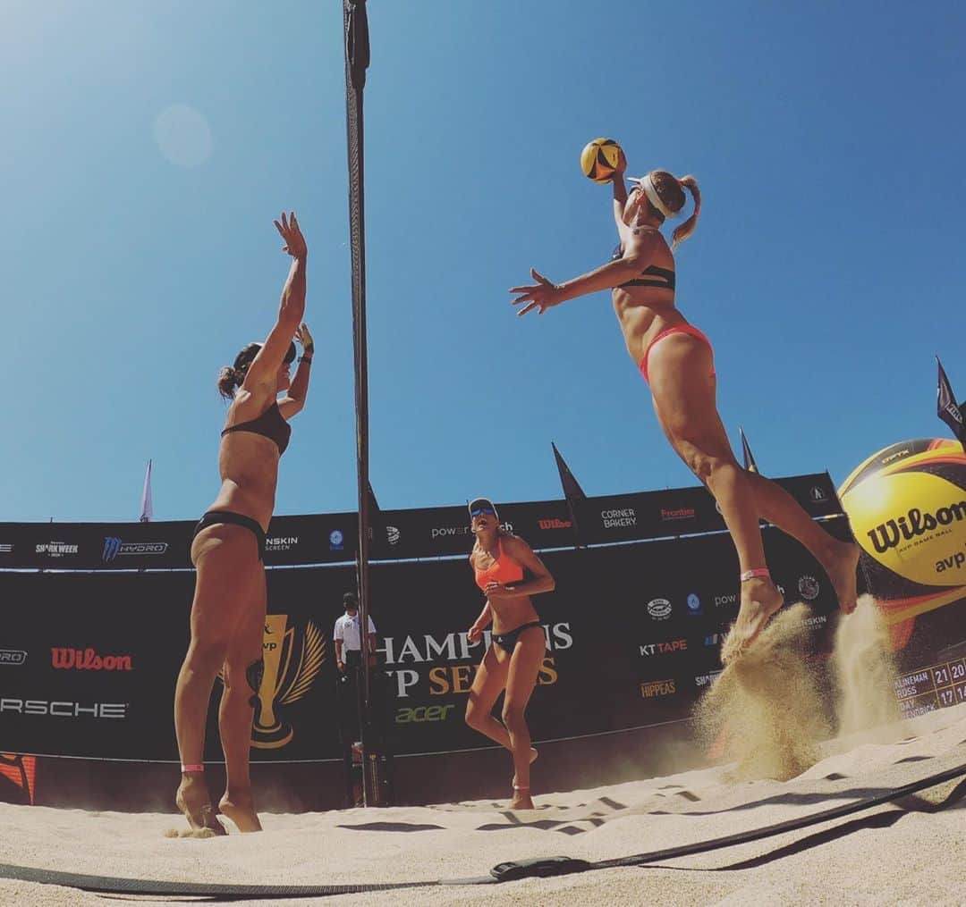 エイプリル・ロスのインスタグラム：「If you’re joining us in supporting @starlingsvolleyballusa & The Equal Justice Initiative- @eji_org, firstly- thank you for being amazing! ❤️ And secondly I wanted to give everyone our kill stats for the weekend:  A-Team total kills- 132! x $5= $660  So if you want the signed picture card plus a video or competition top AND a swag bag of all things A-Team (sponsors) you can match our donation of $660! 🙌🏼🙏🏼👊🏼 You can split it between the two orgs or give it all to the one of your choosing, just send the receipt to AprilRossBeach@Gmail.com with your shipping address. And THANK YOU! 🤗🤗🤗  **shipping within the U.S. only  📸: @shoot802⚡️」